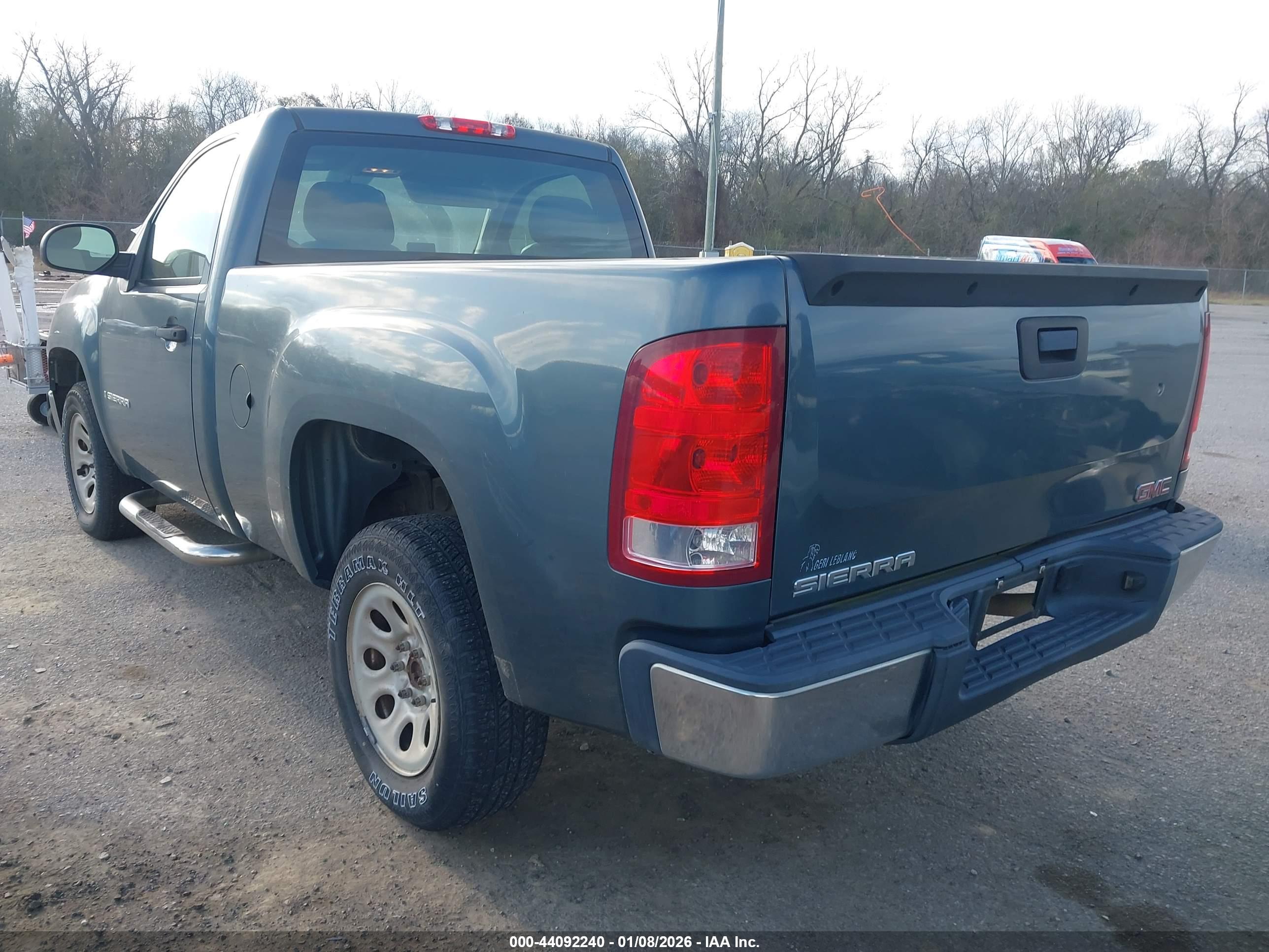 GMC SIERRA image 3