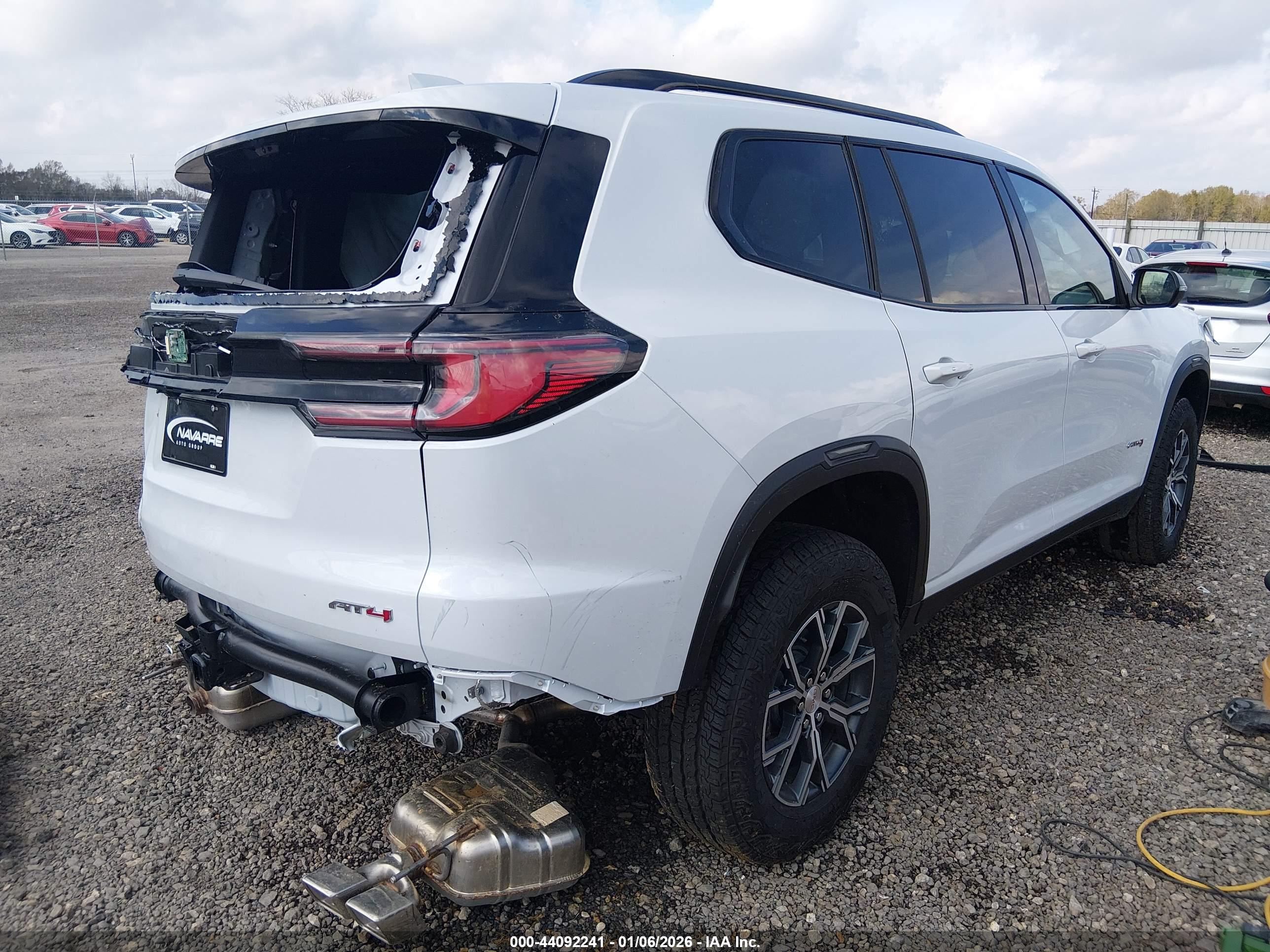 GMC ACADIA image 4