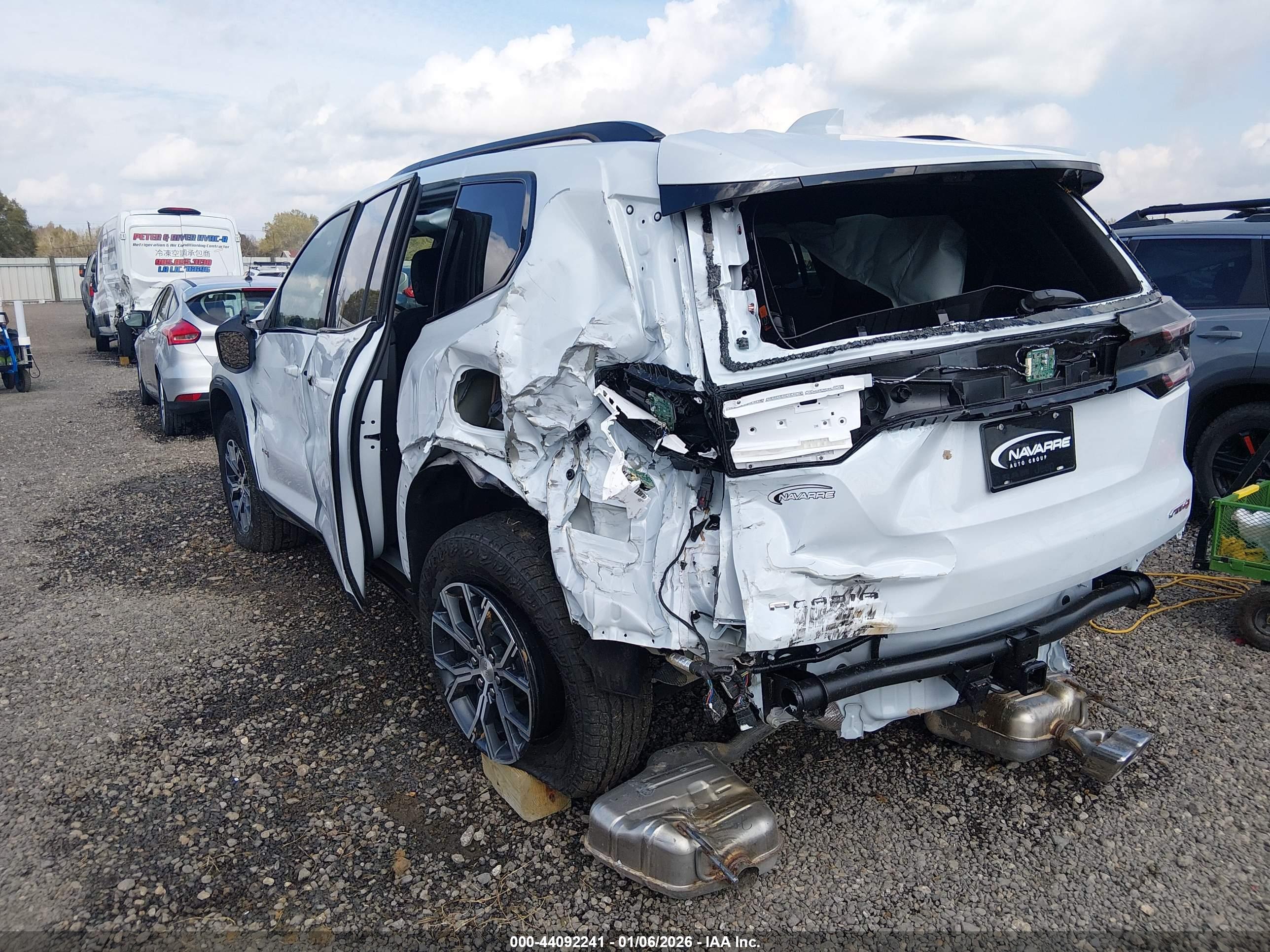 GMC ACADIA image 6