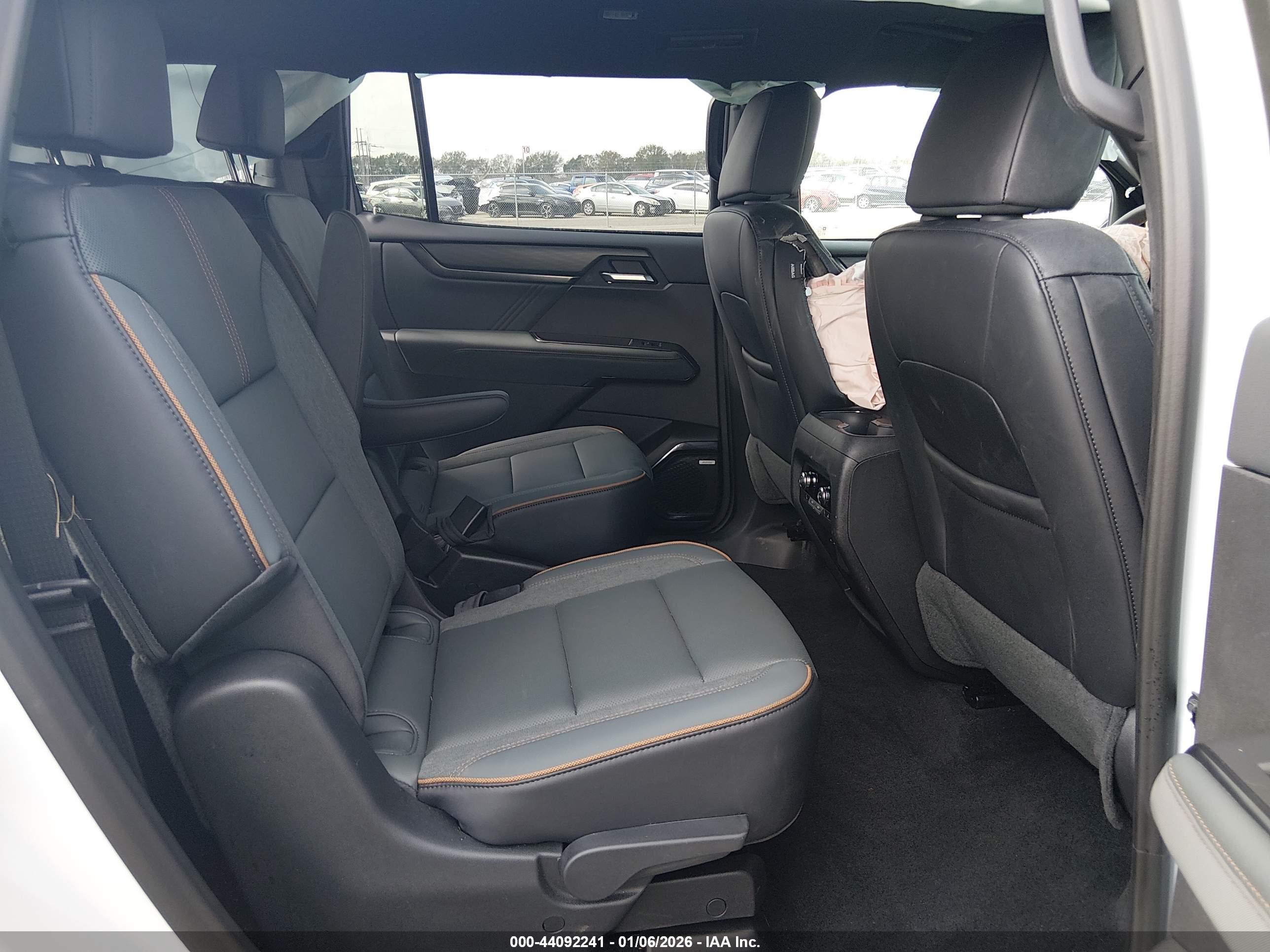 GMC ACADIA image 8