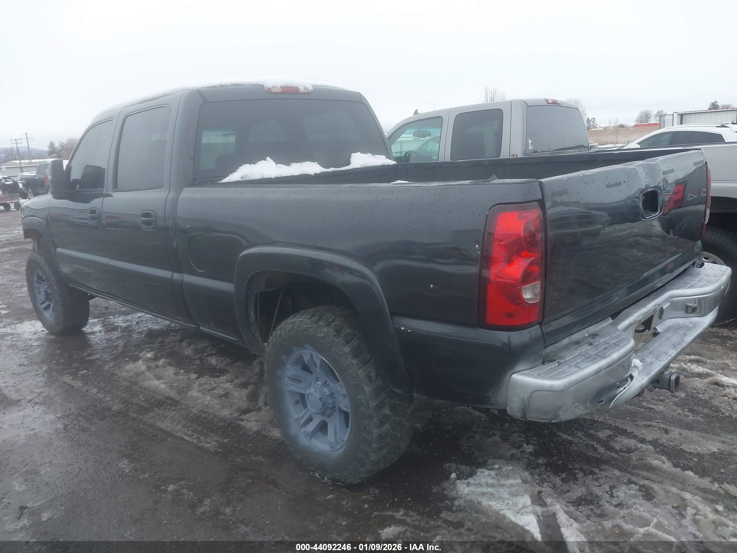 CHEVROLET SILVERADO image 3