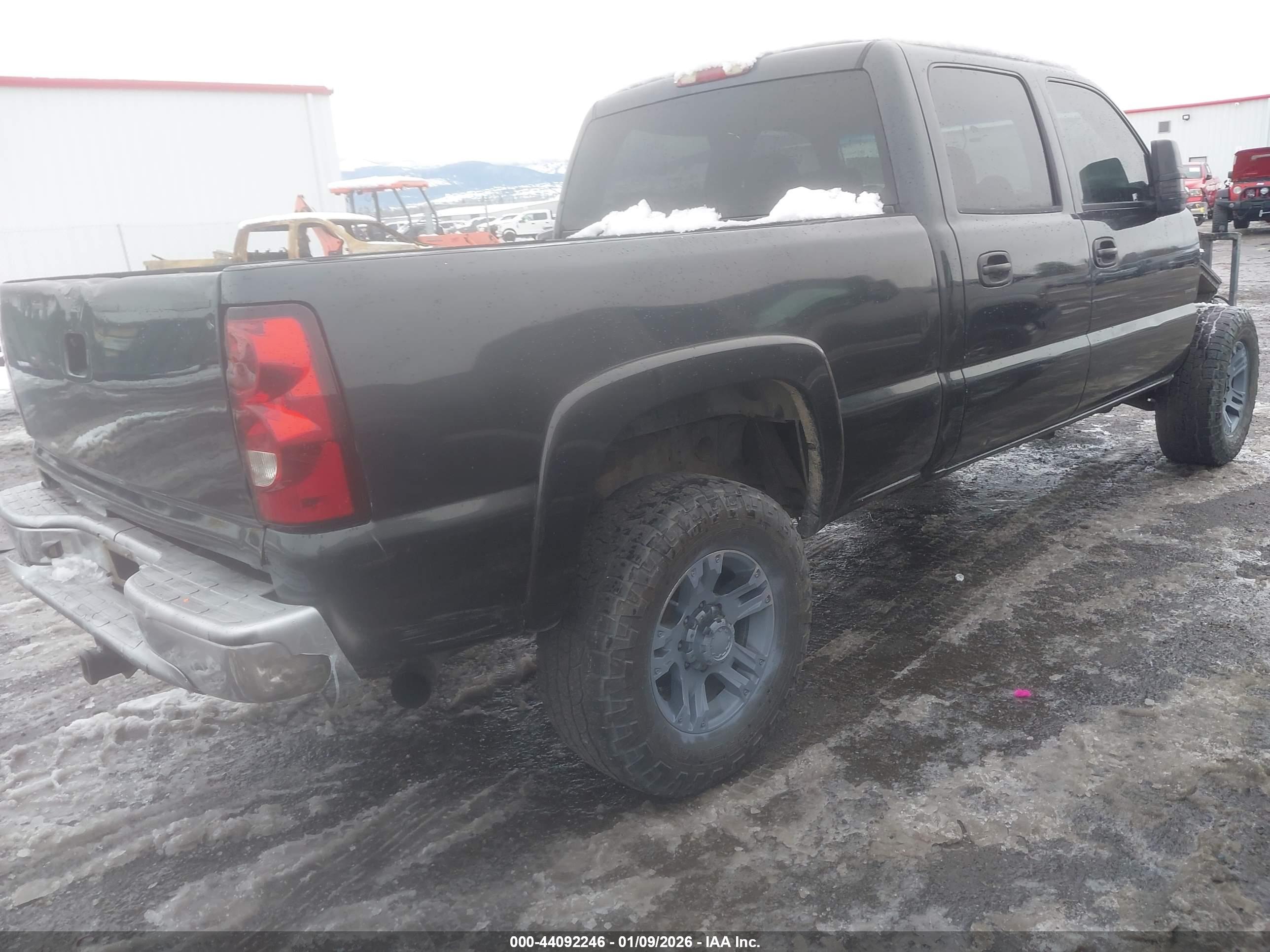 CHEVROLET SILVERADO image 4