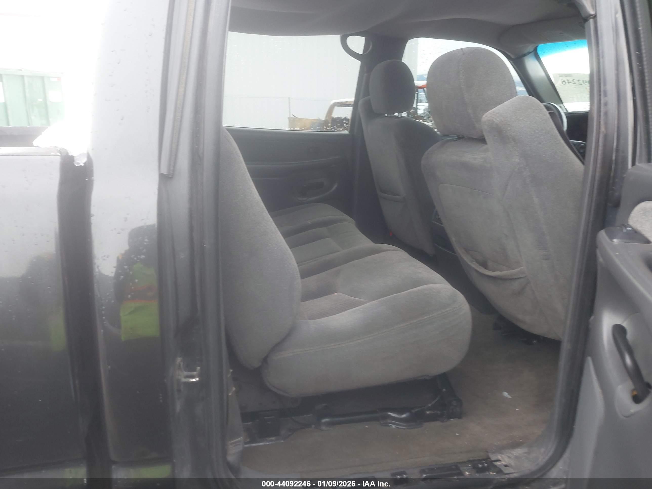 CHEVROLET SILVERADO image 8