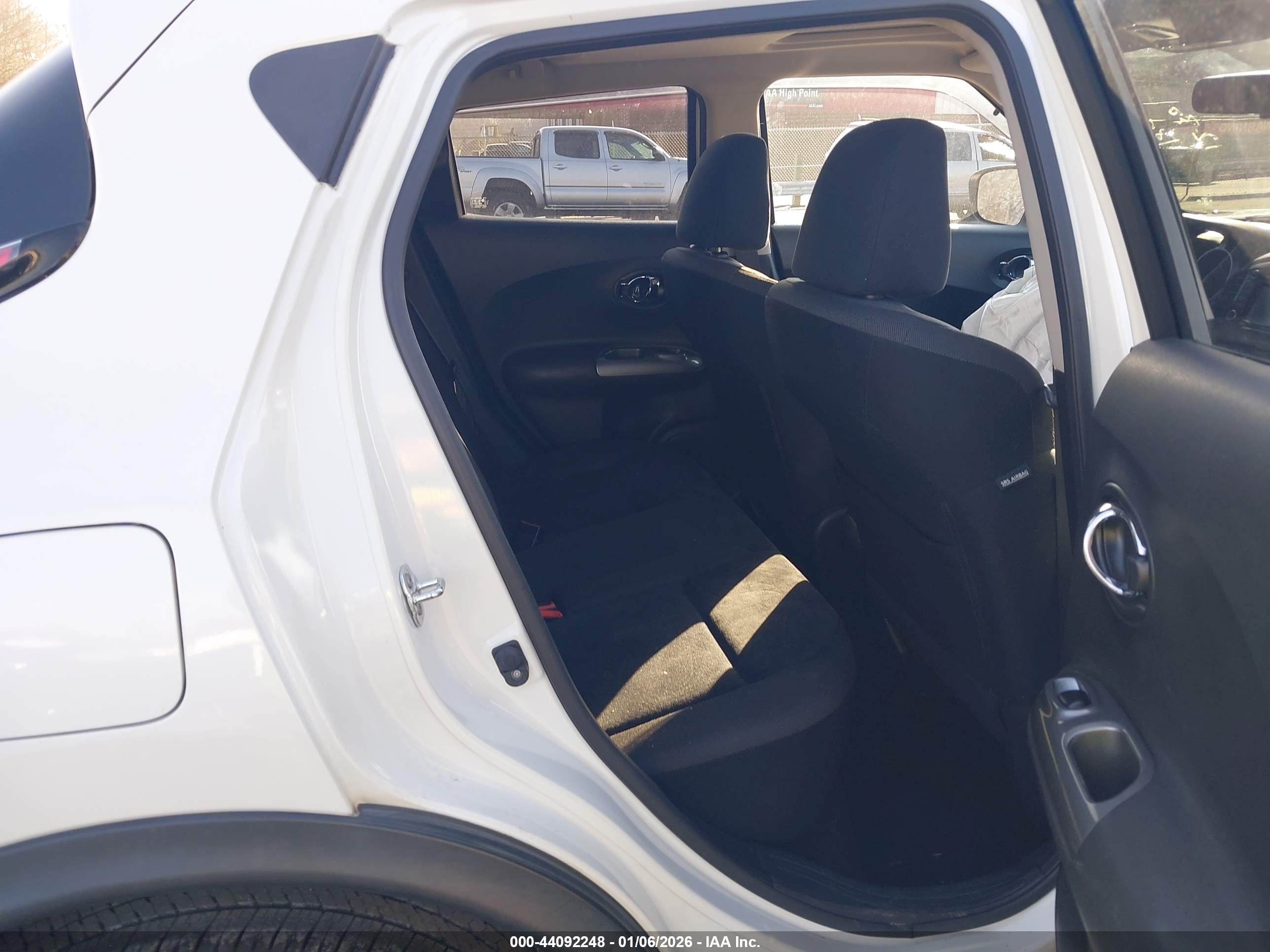 NISSAN JUKE image 8