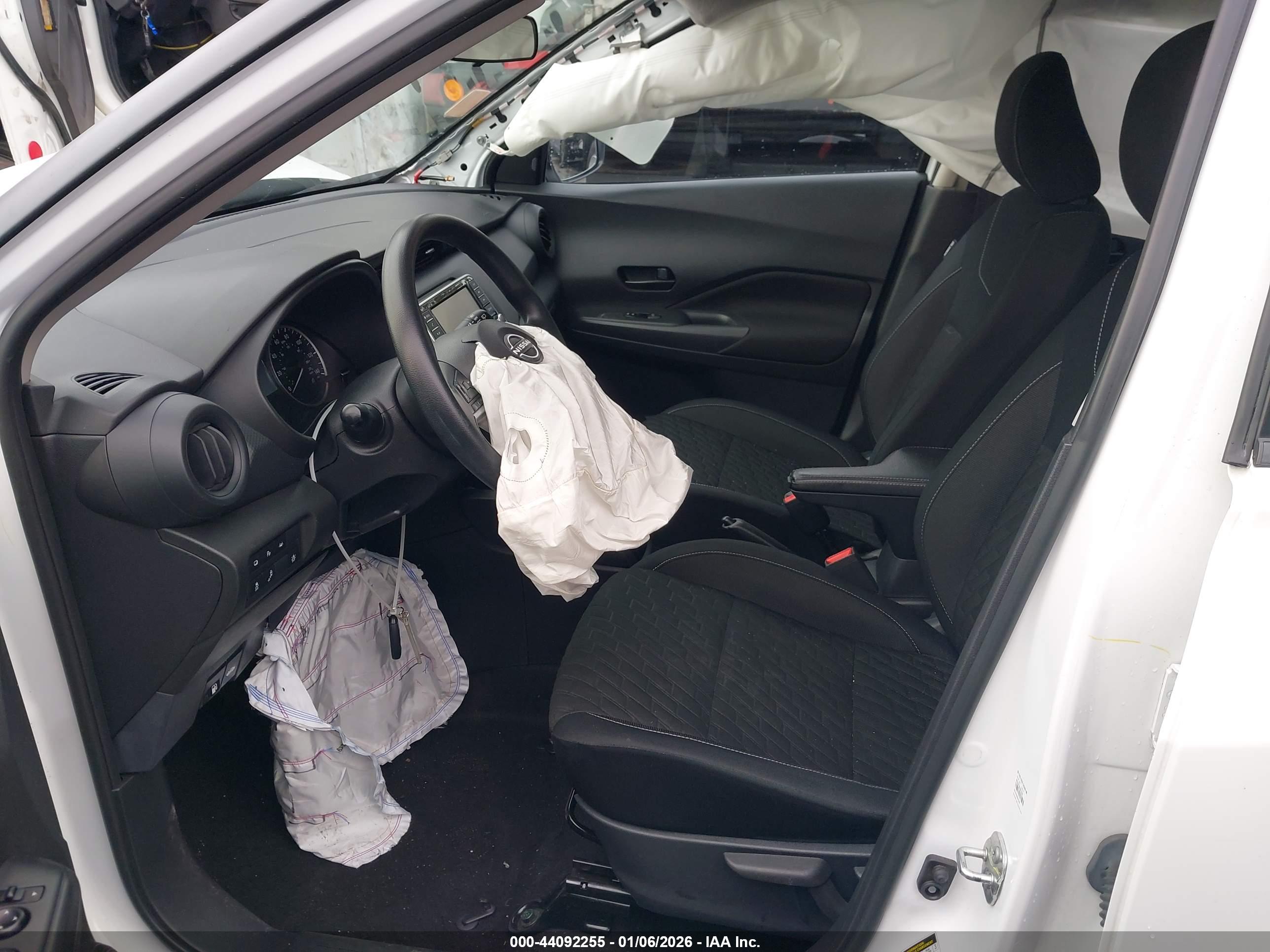 NISSAN KICKS image 5