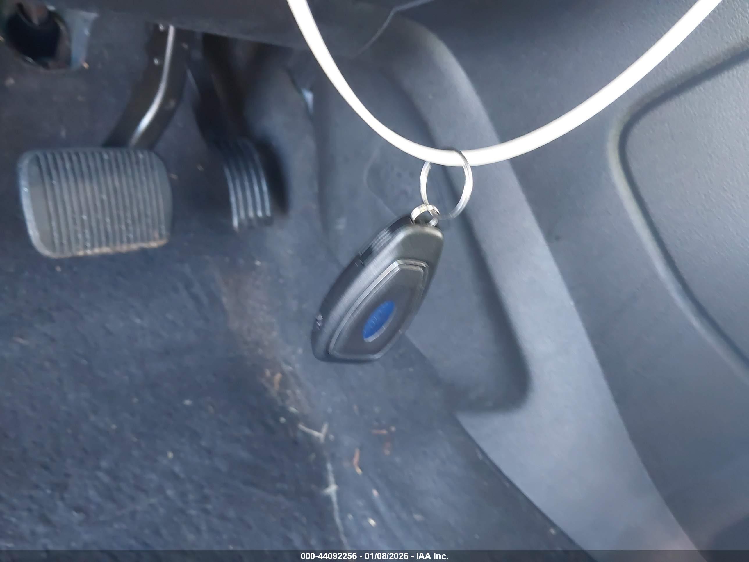 FORD C-MAX image 11