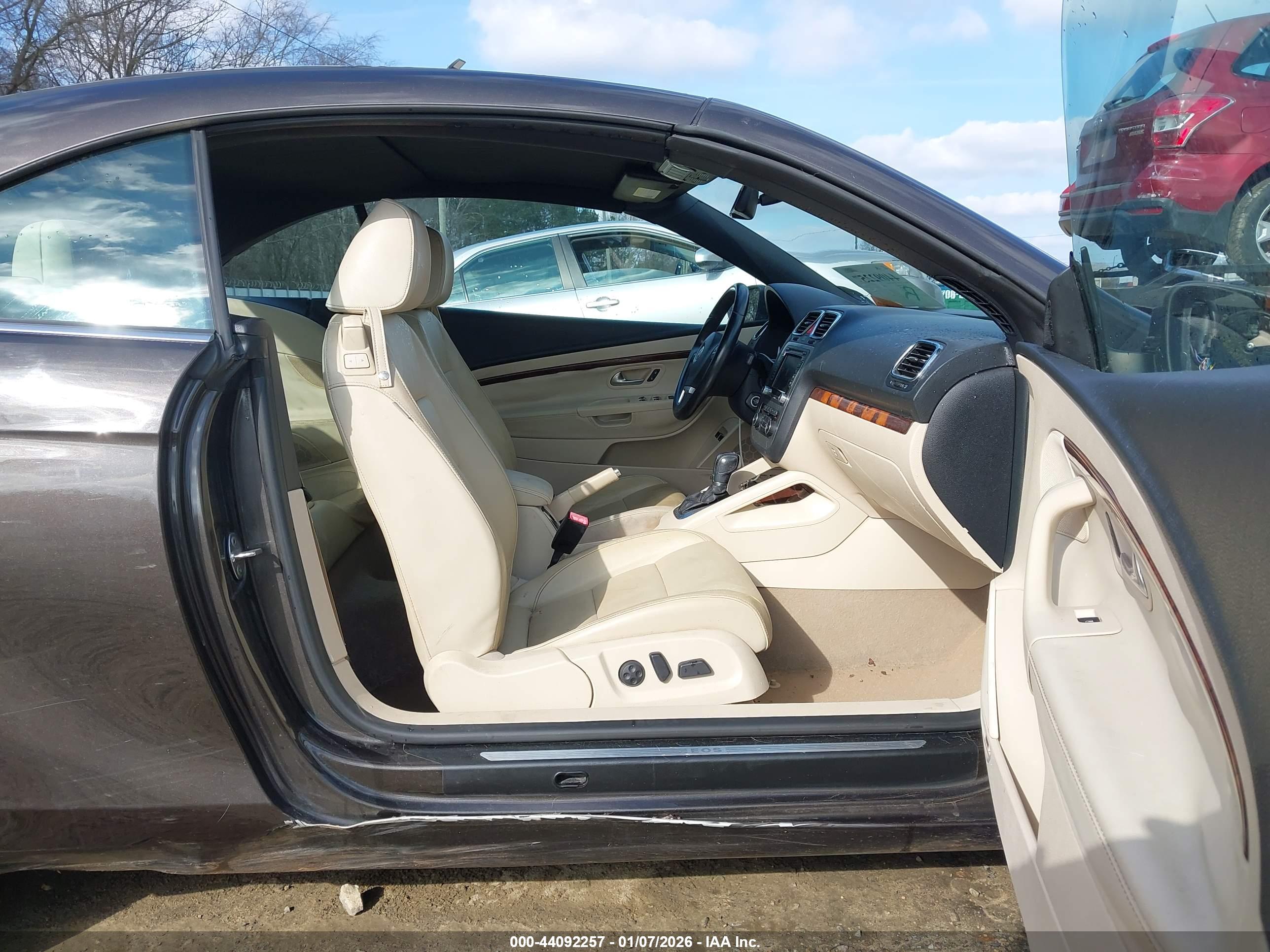 VOLKSWAGEN EOS image 5