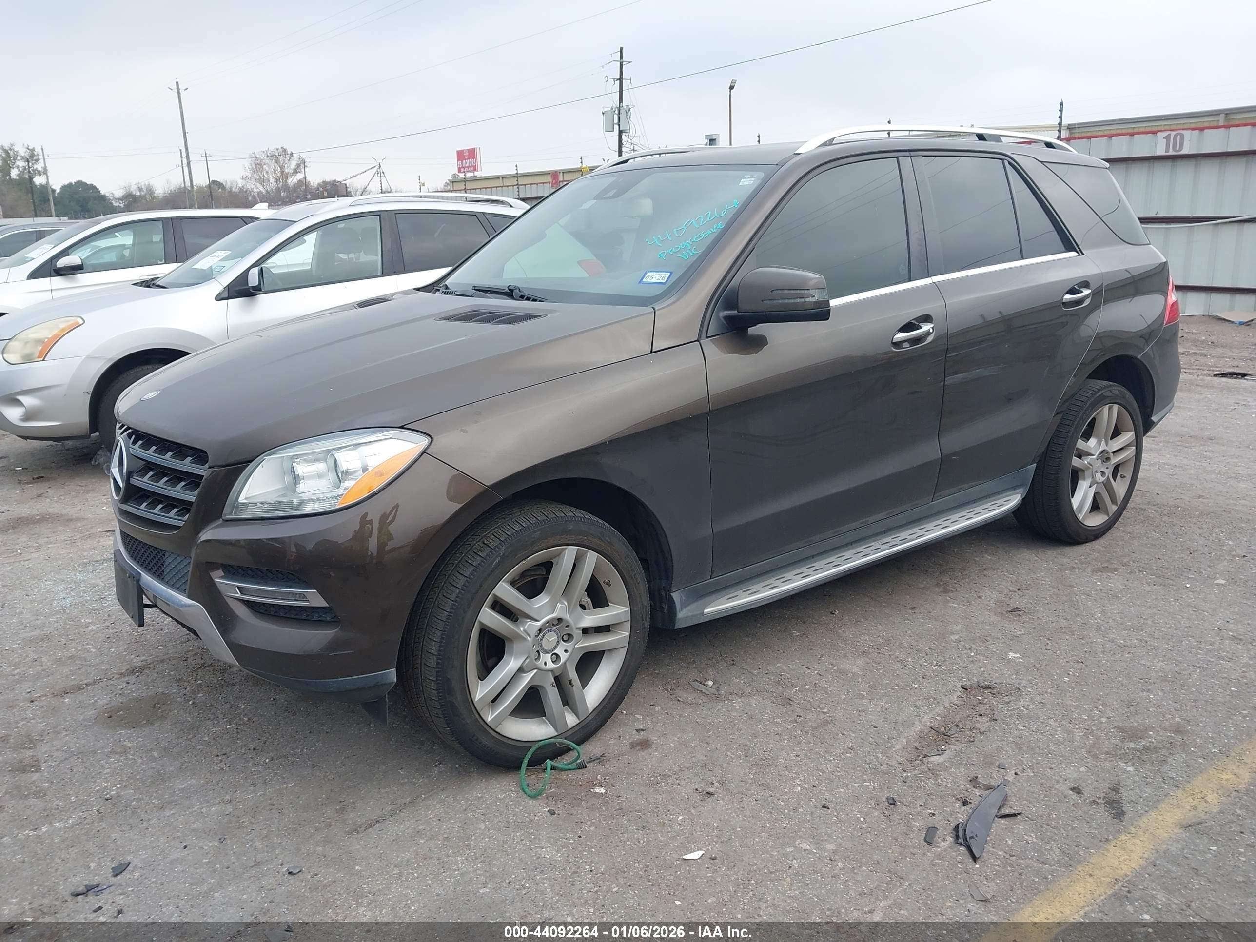 MERCEDES-BENZ ML image 2