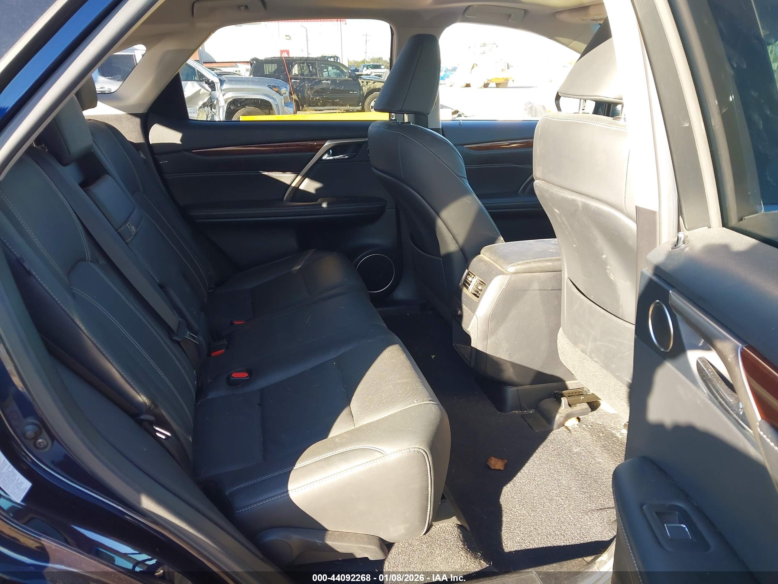 LEXUS RX image 8