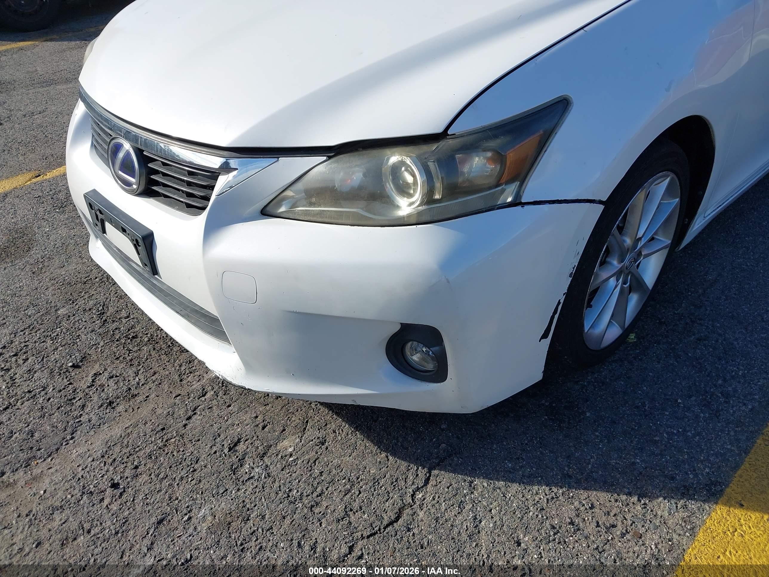 LEXUS CT image 6
