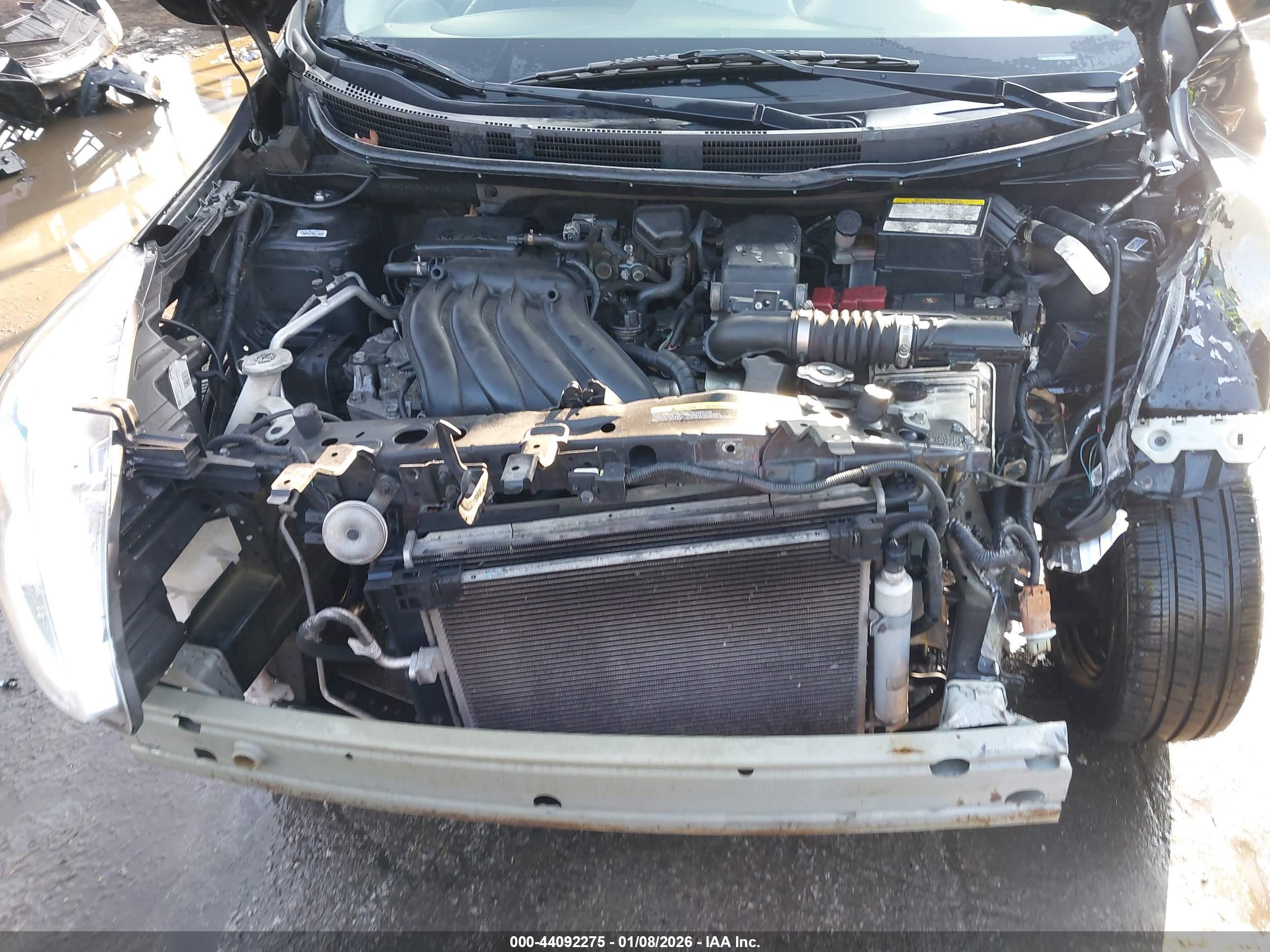 NISSAN VERSA image 10