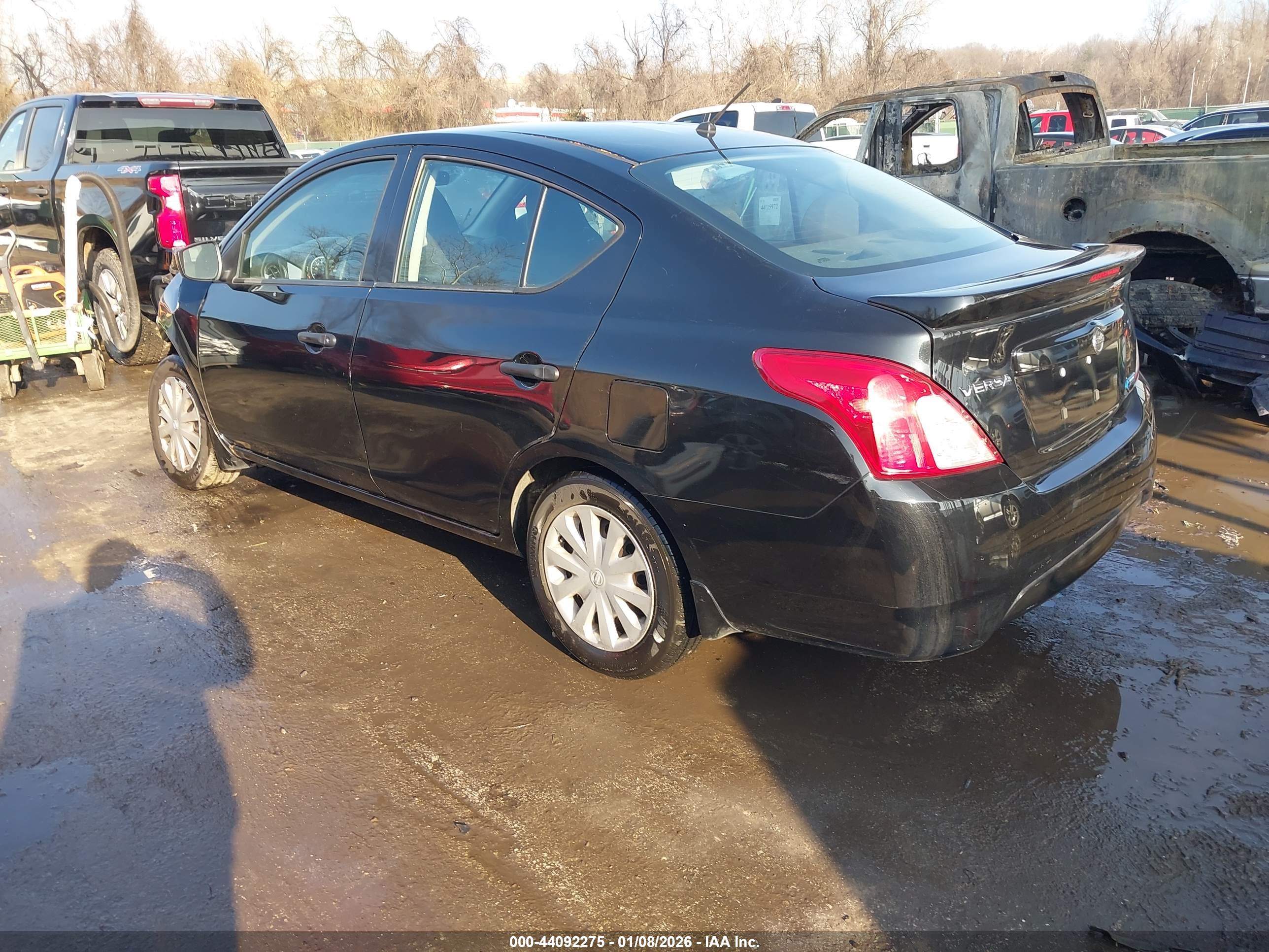 NISSAN VERSA image 3
