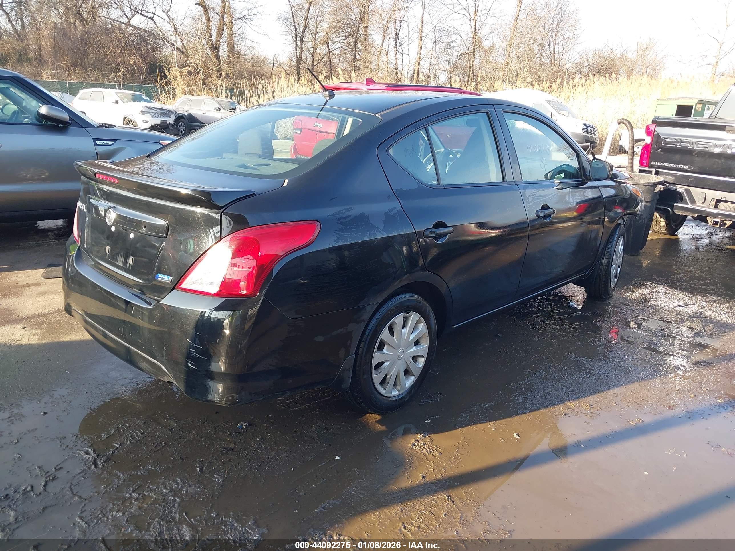 NISSAN VERSA image 4
