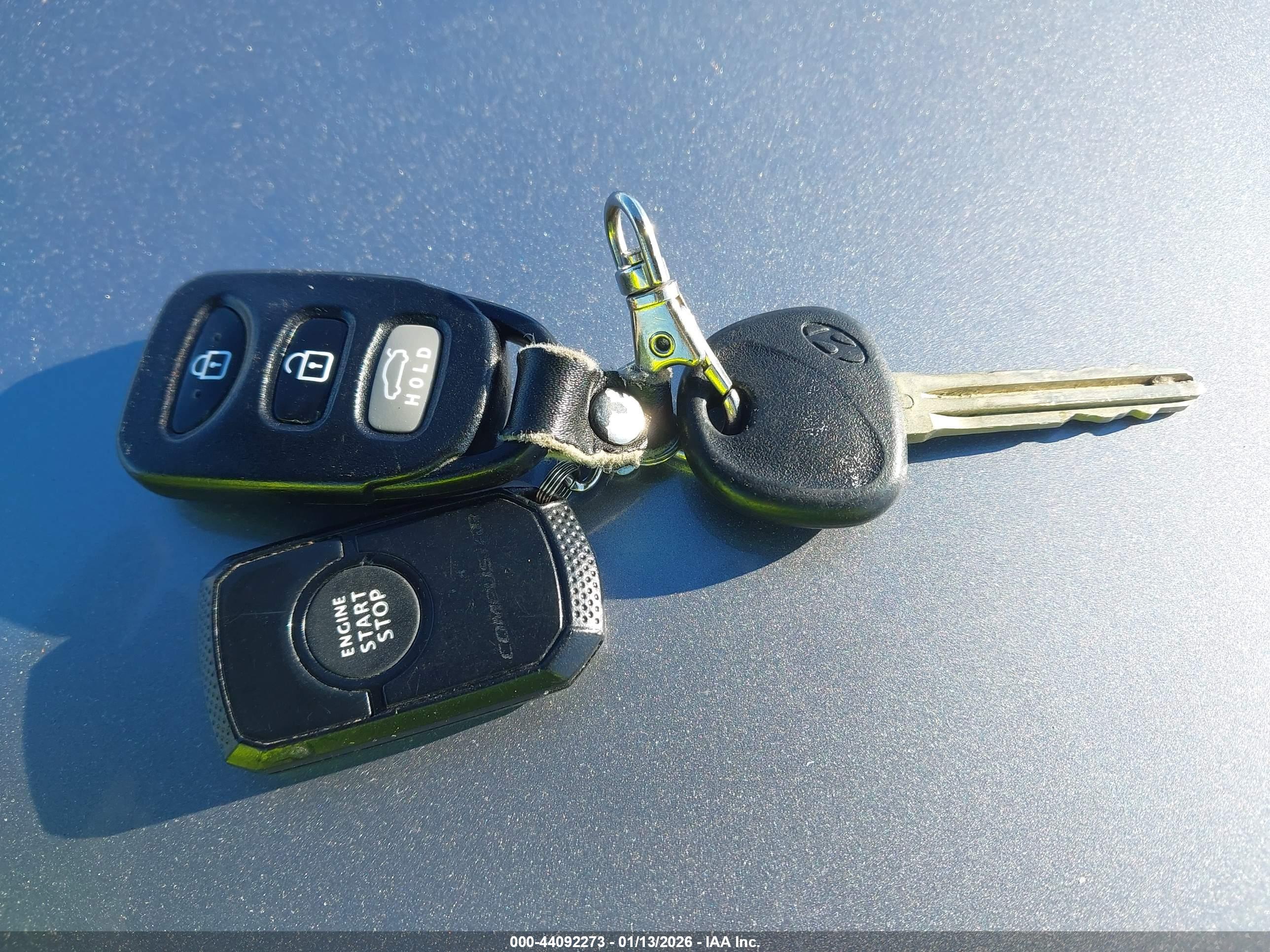 HYUNDAI ELANTRA image 11