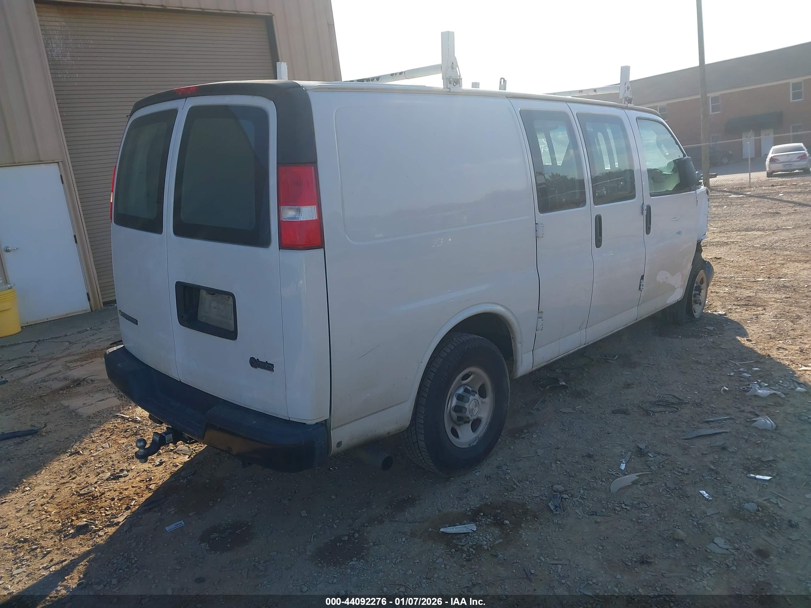 CHEVROLET EXPRESS image 4