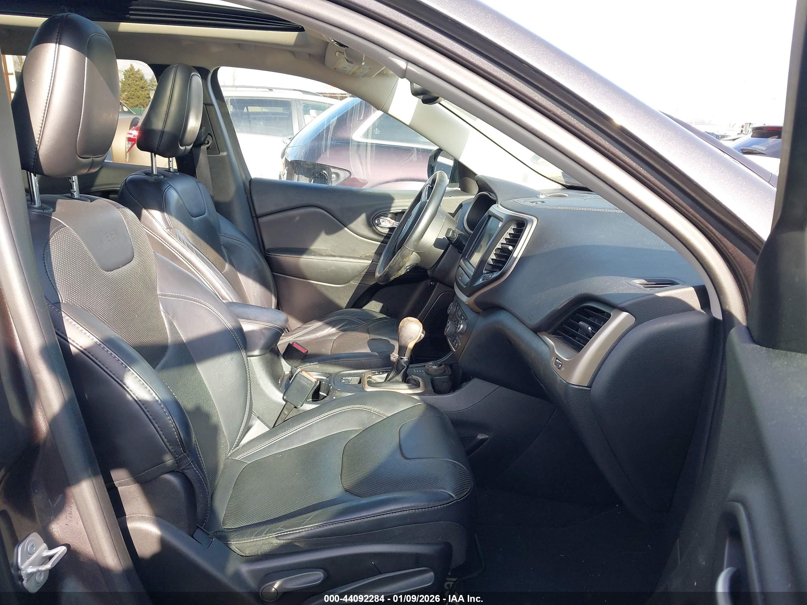 JEEP CHEROKEE image 5