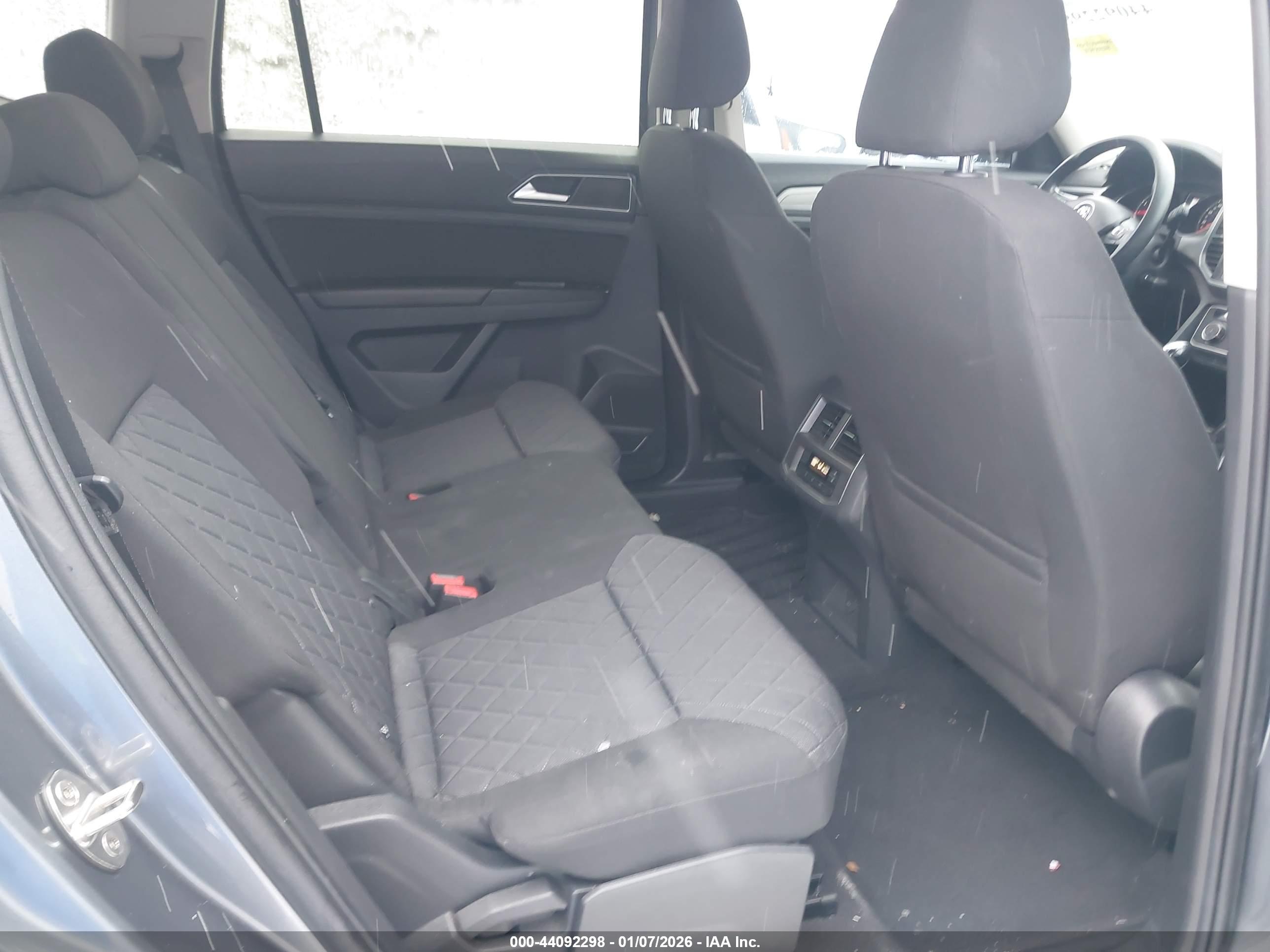 VOLKSWAGEN ATLAS image 8