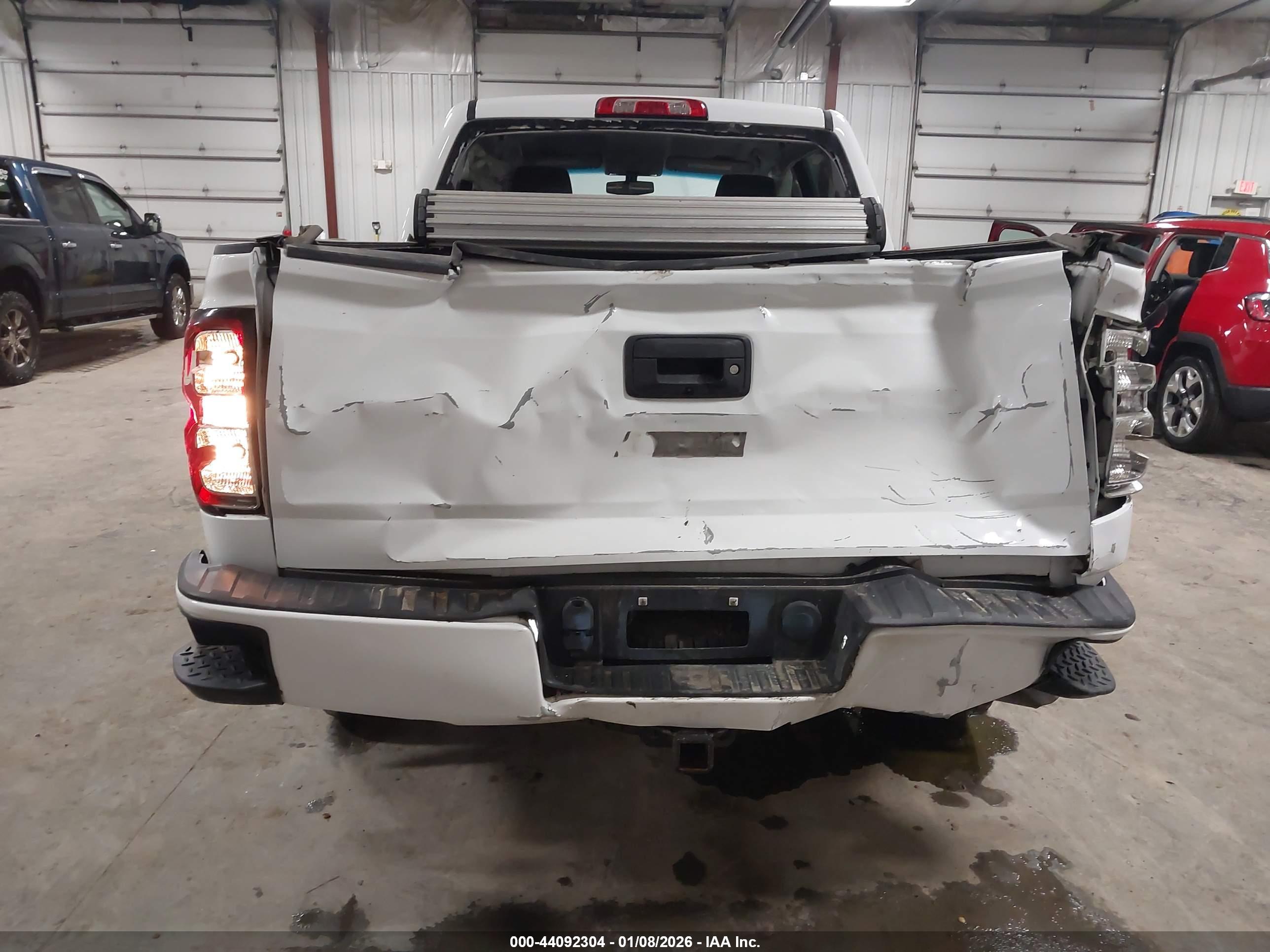 CHEVROLET SILVERADO image 6