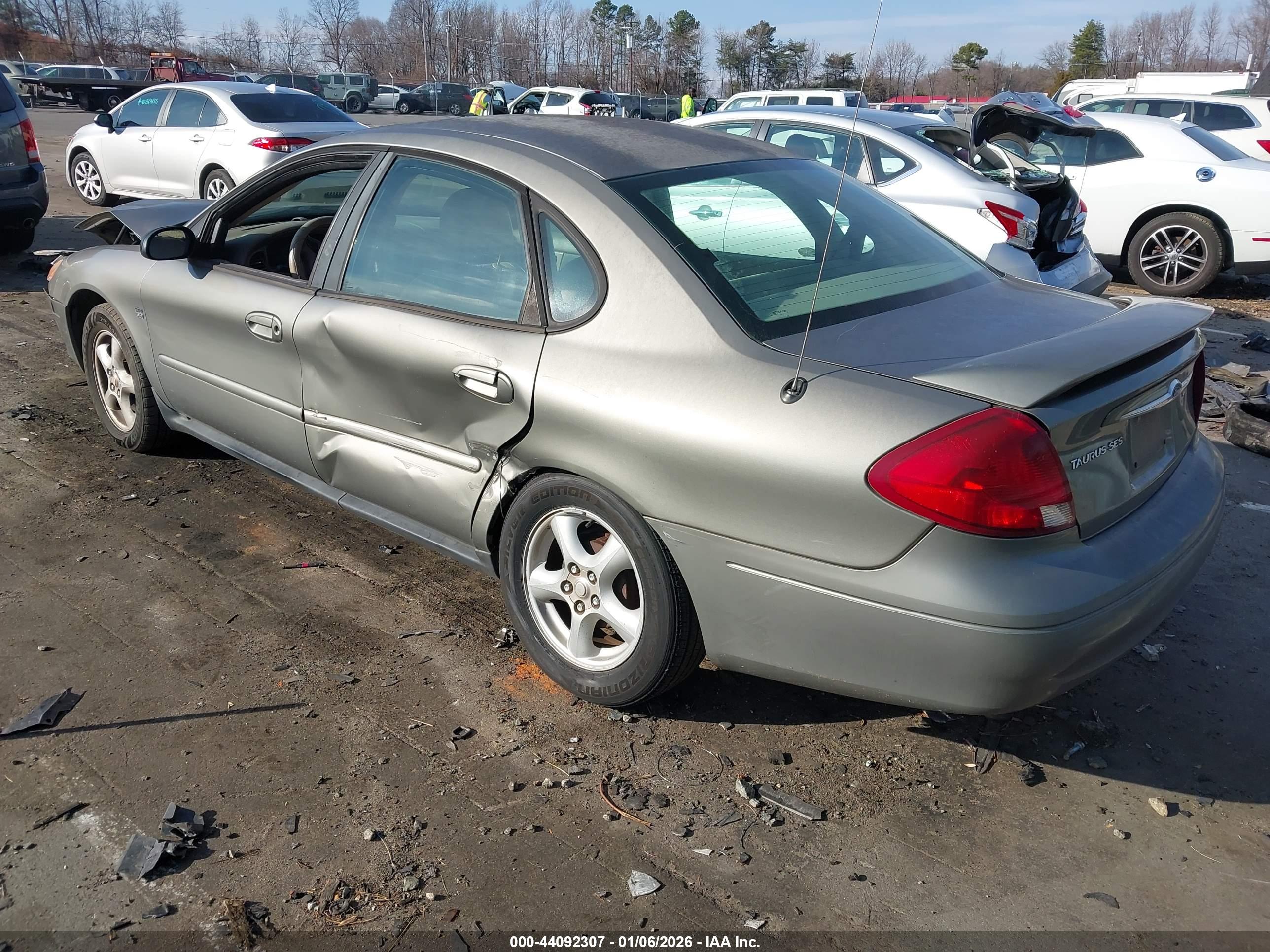 FORD TAURUS image 3