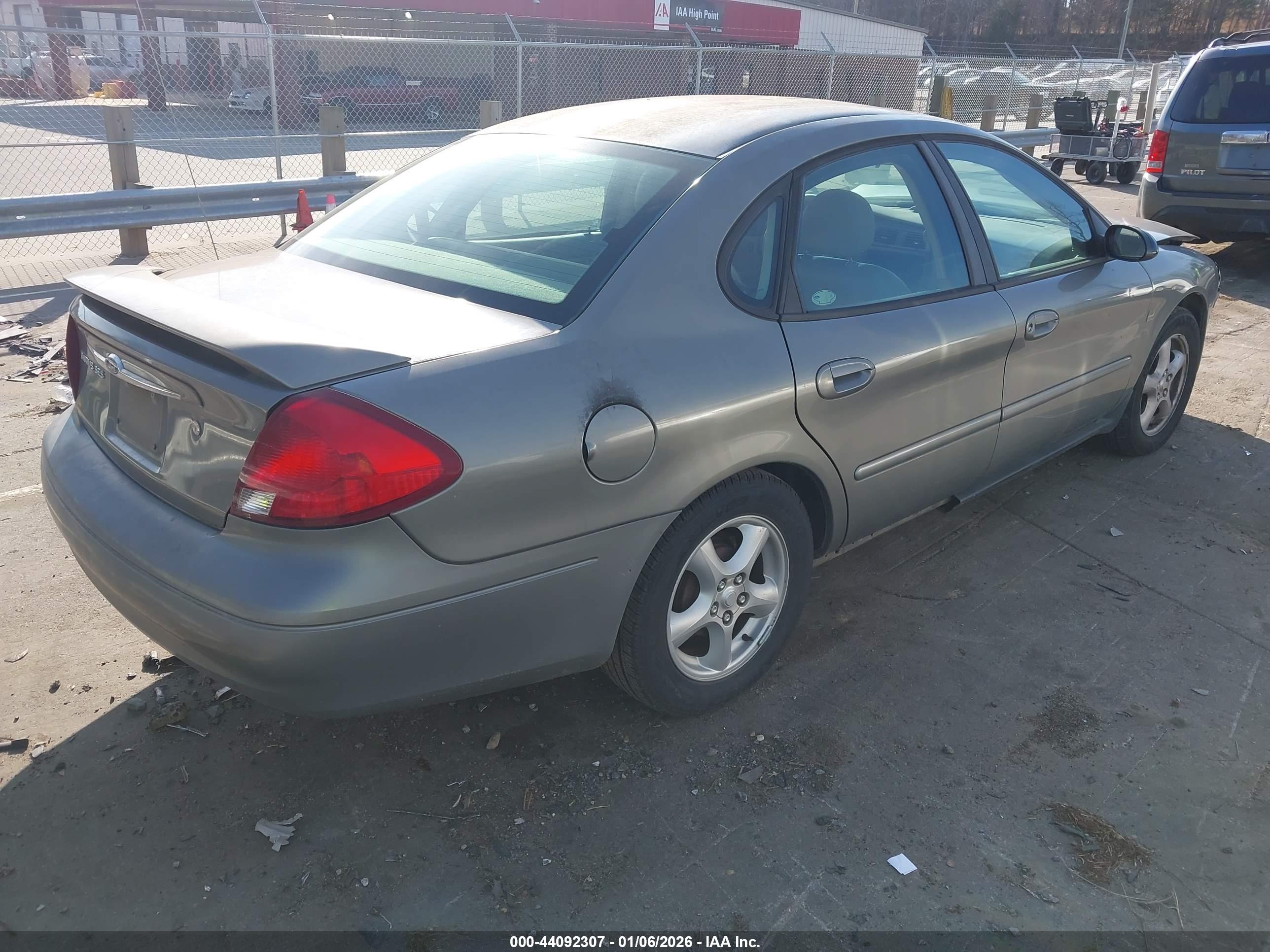 FORD TAURUS image 4