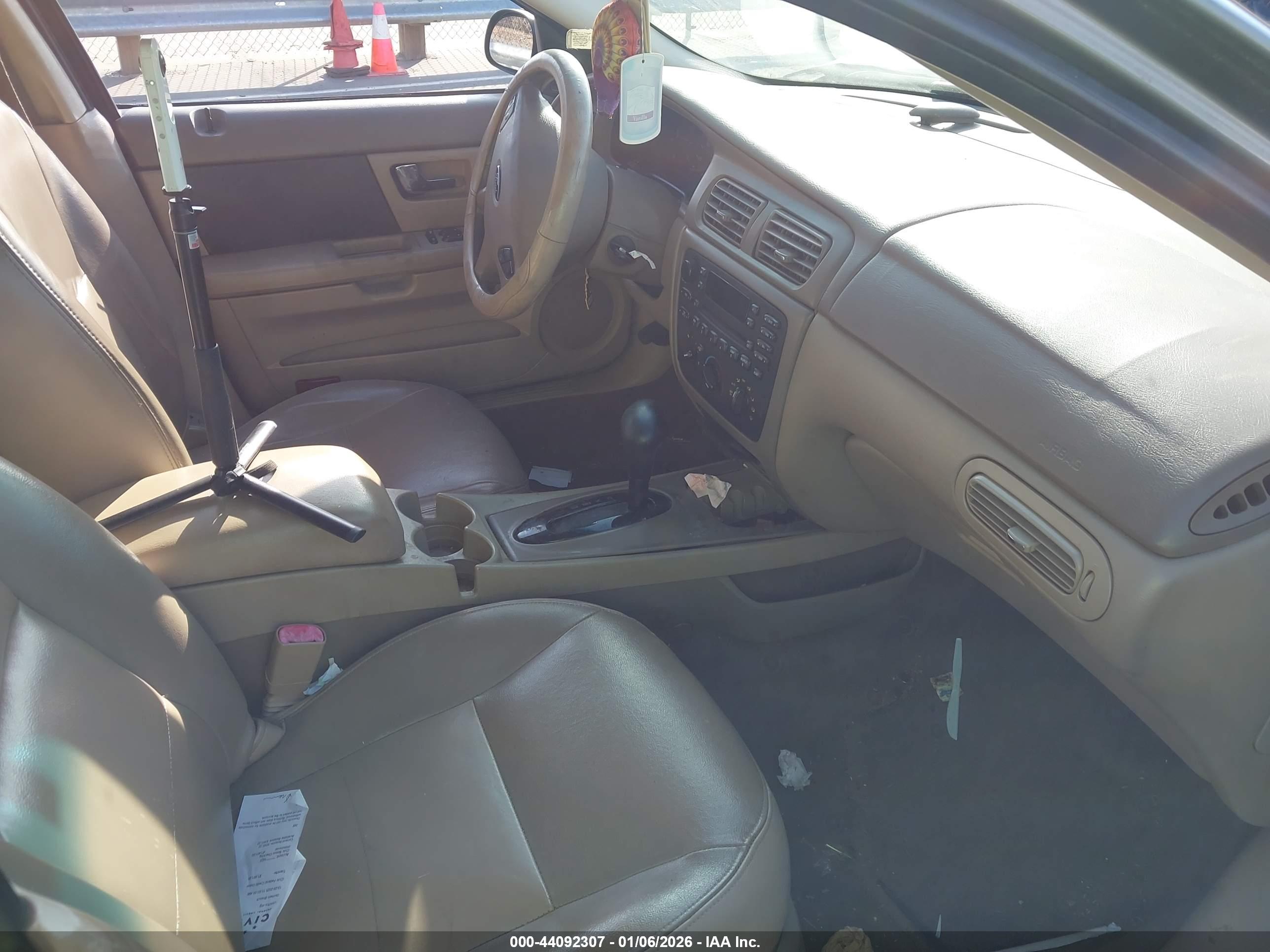 FORD TAURUS image 5
