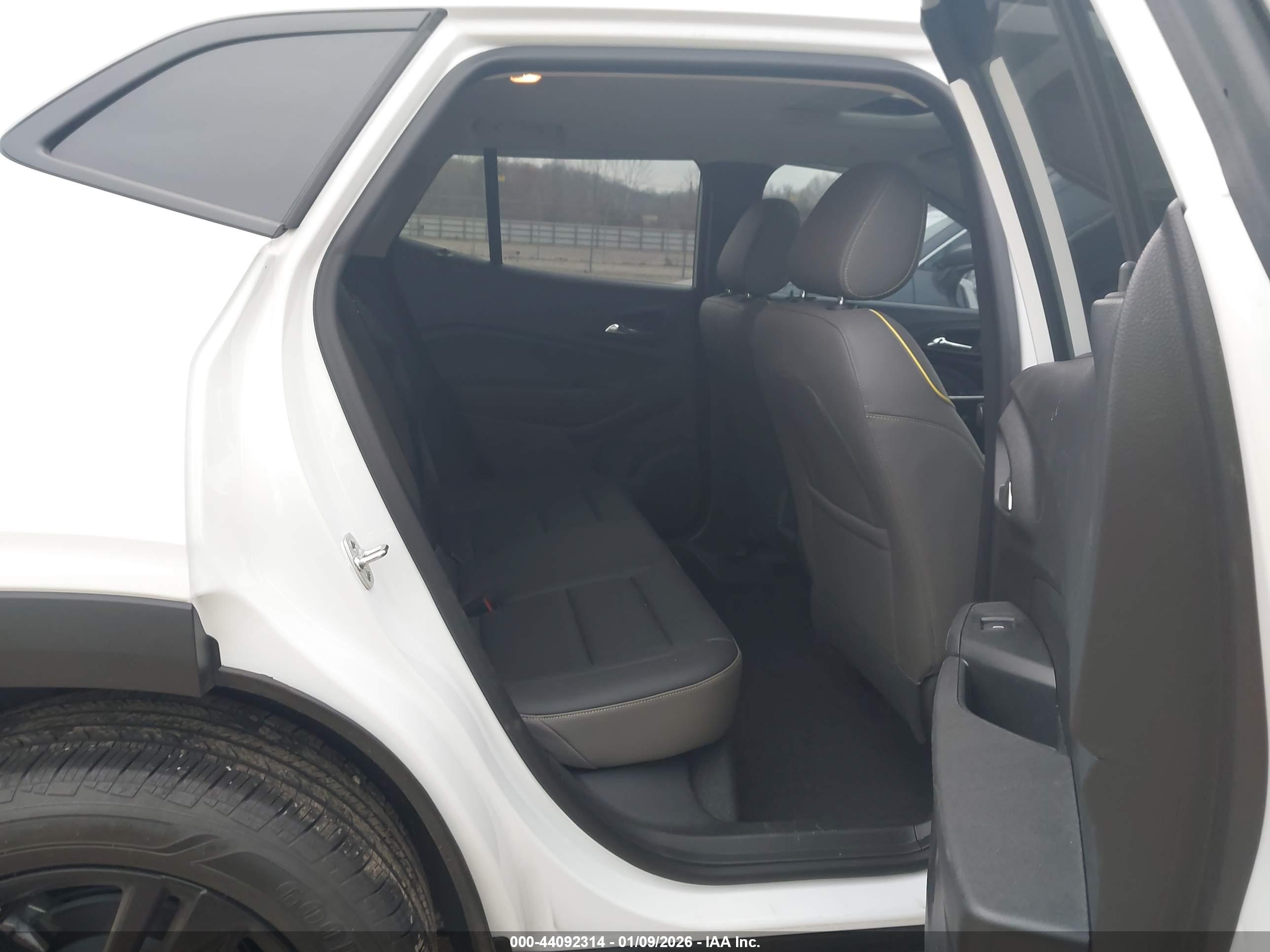 CHEVROLET TRAX image 8