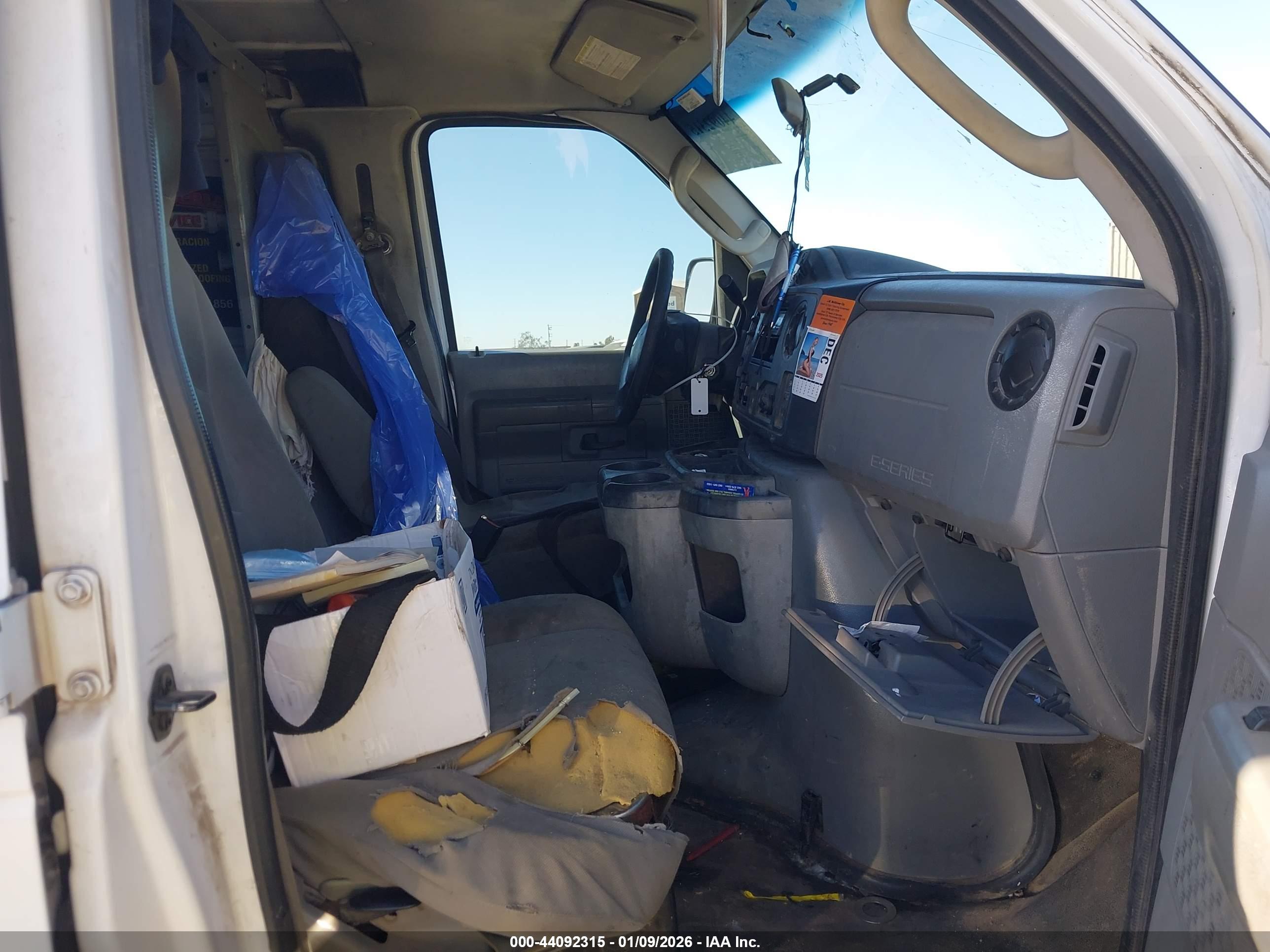 FORD E-250 image 5