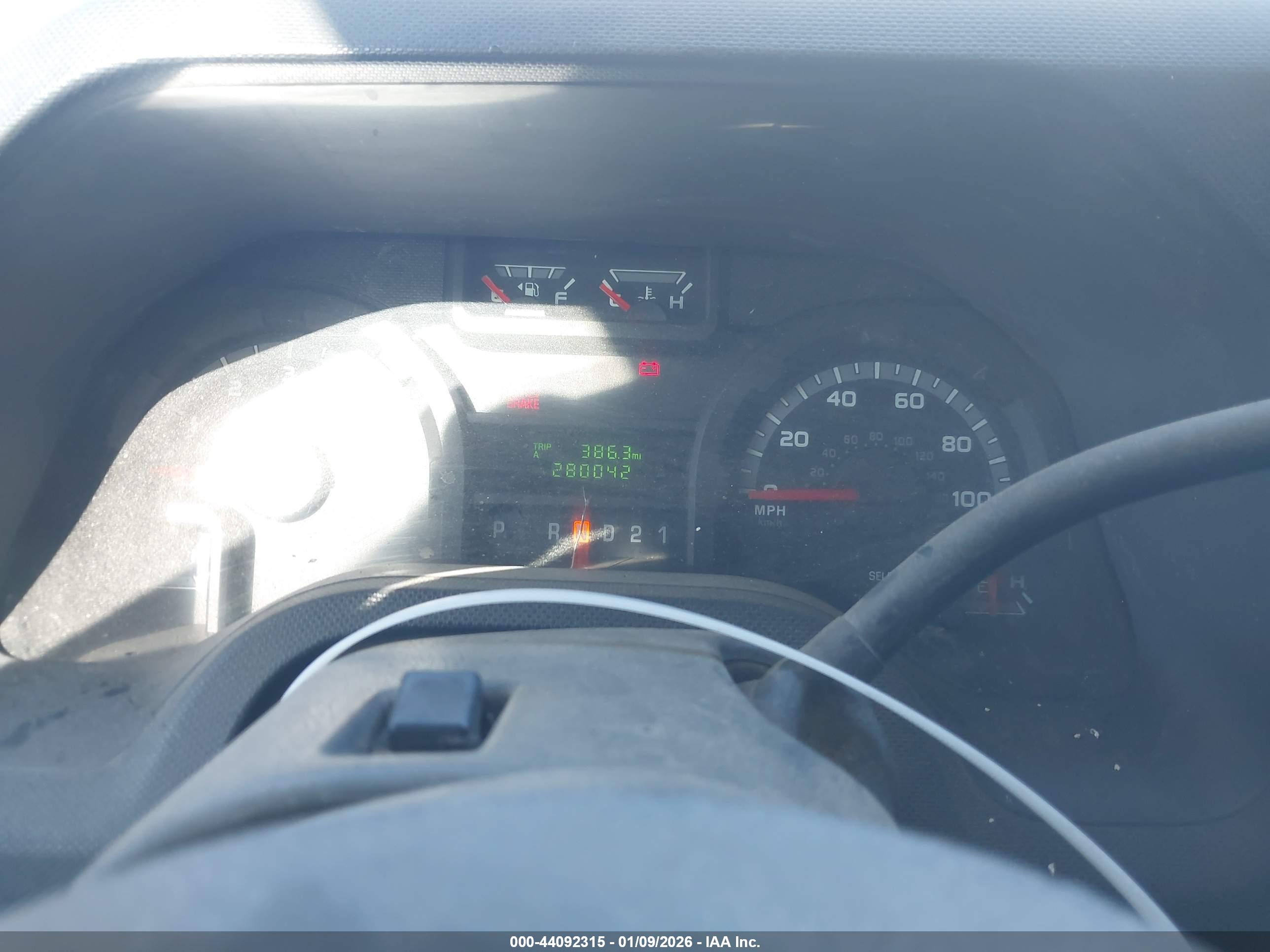 FORD E-250 image 7