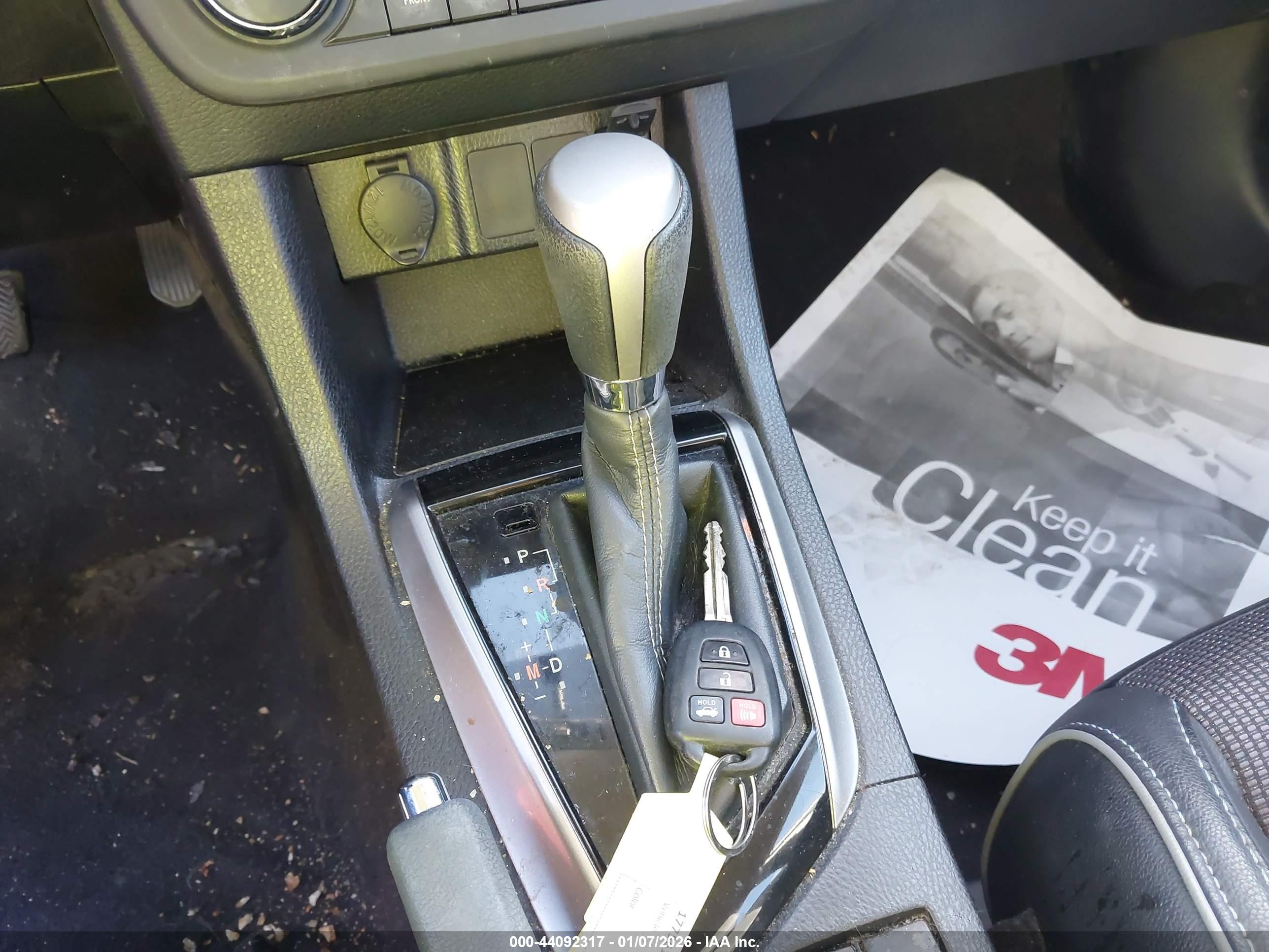 TOYOTA COROLLA image 11