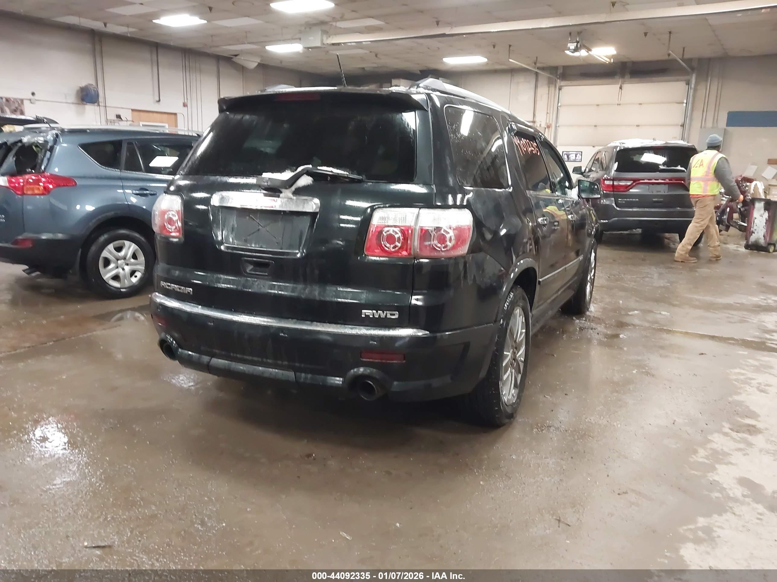 GMC ACADIA image 4