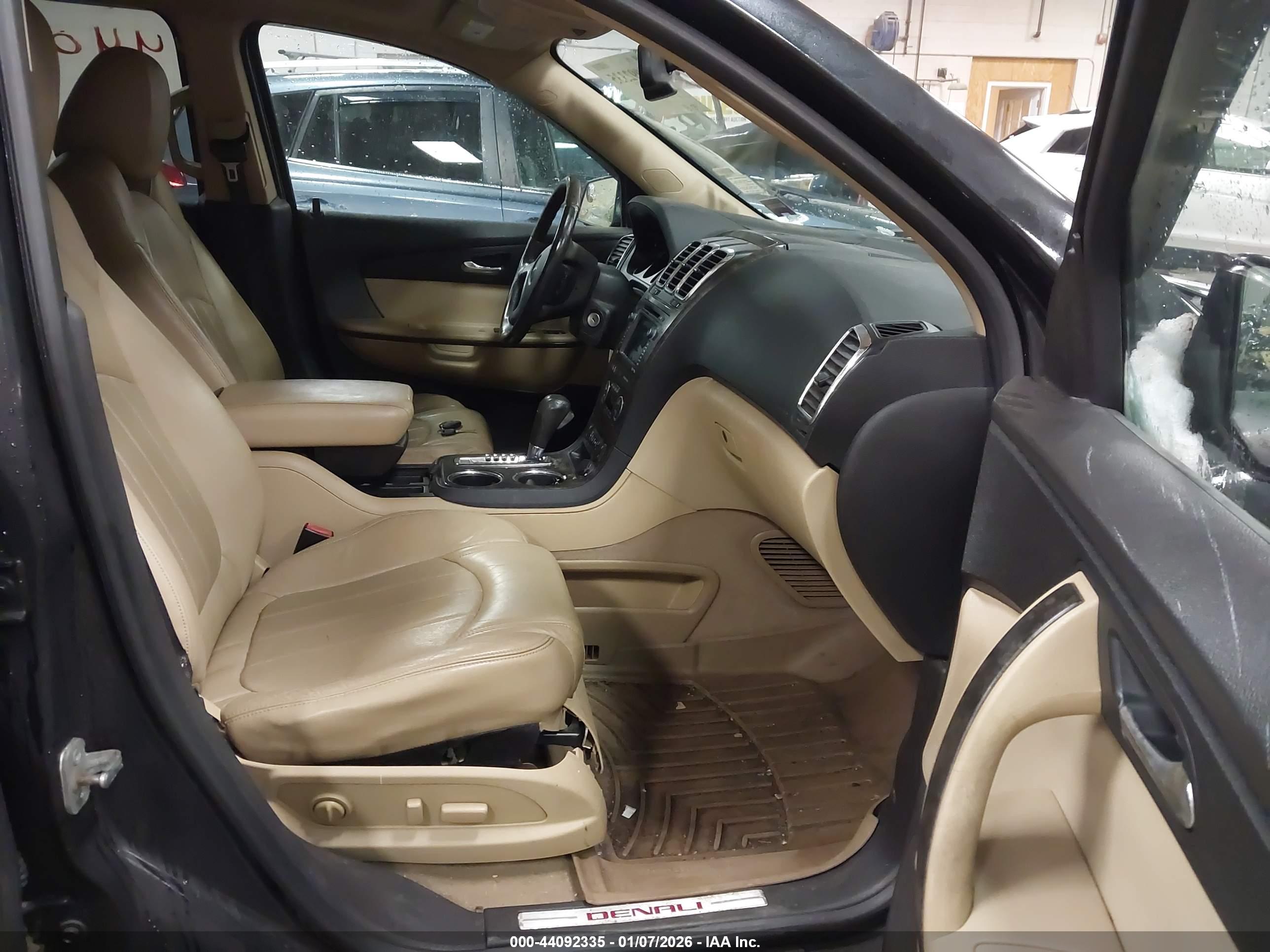 GMC ACADIA image 5