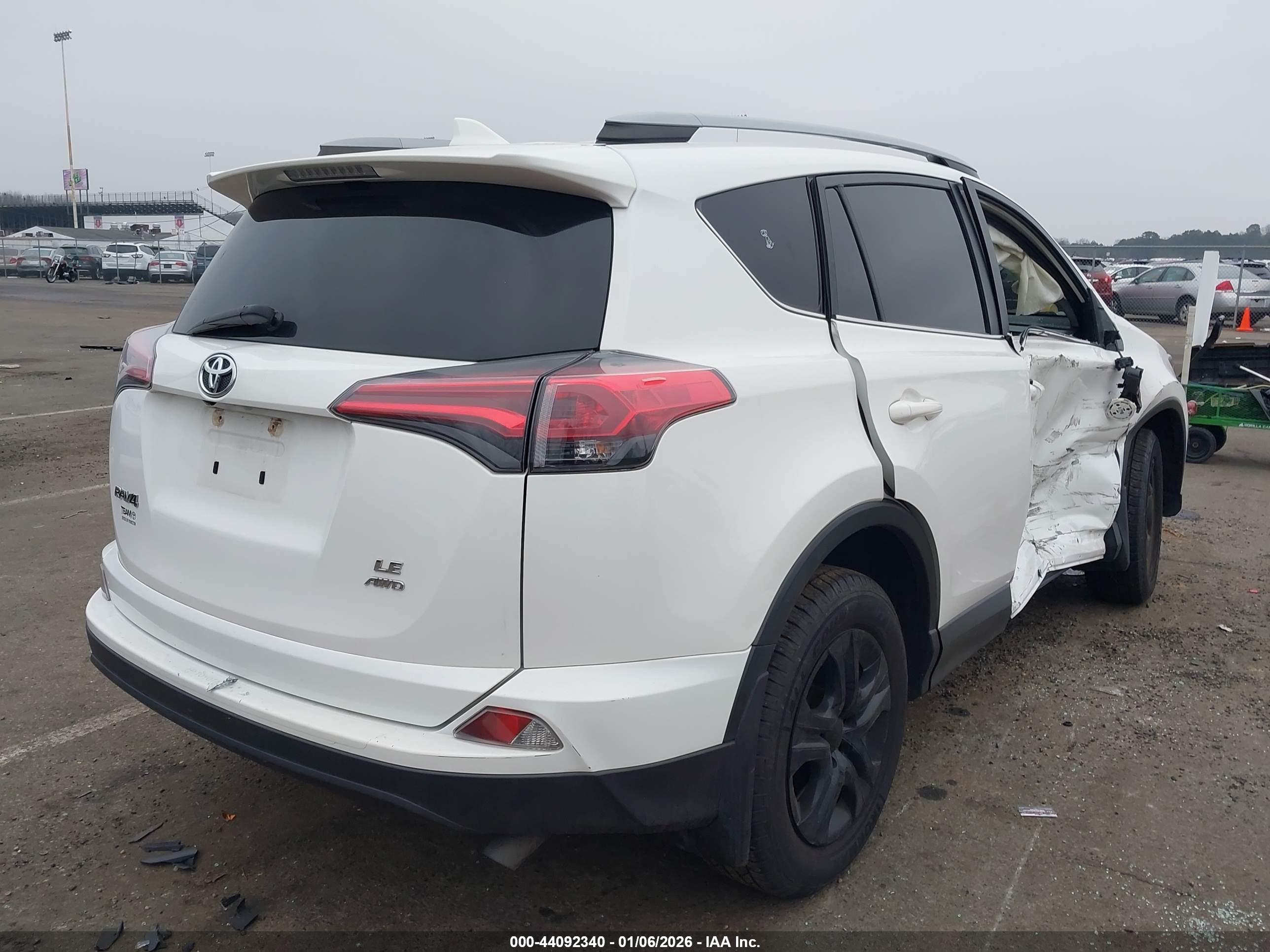 TOYOTA RAV4 image 4