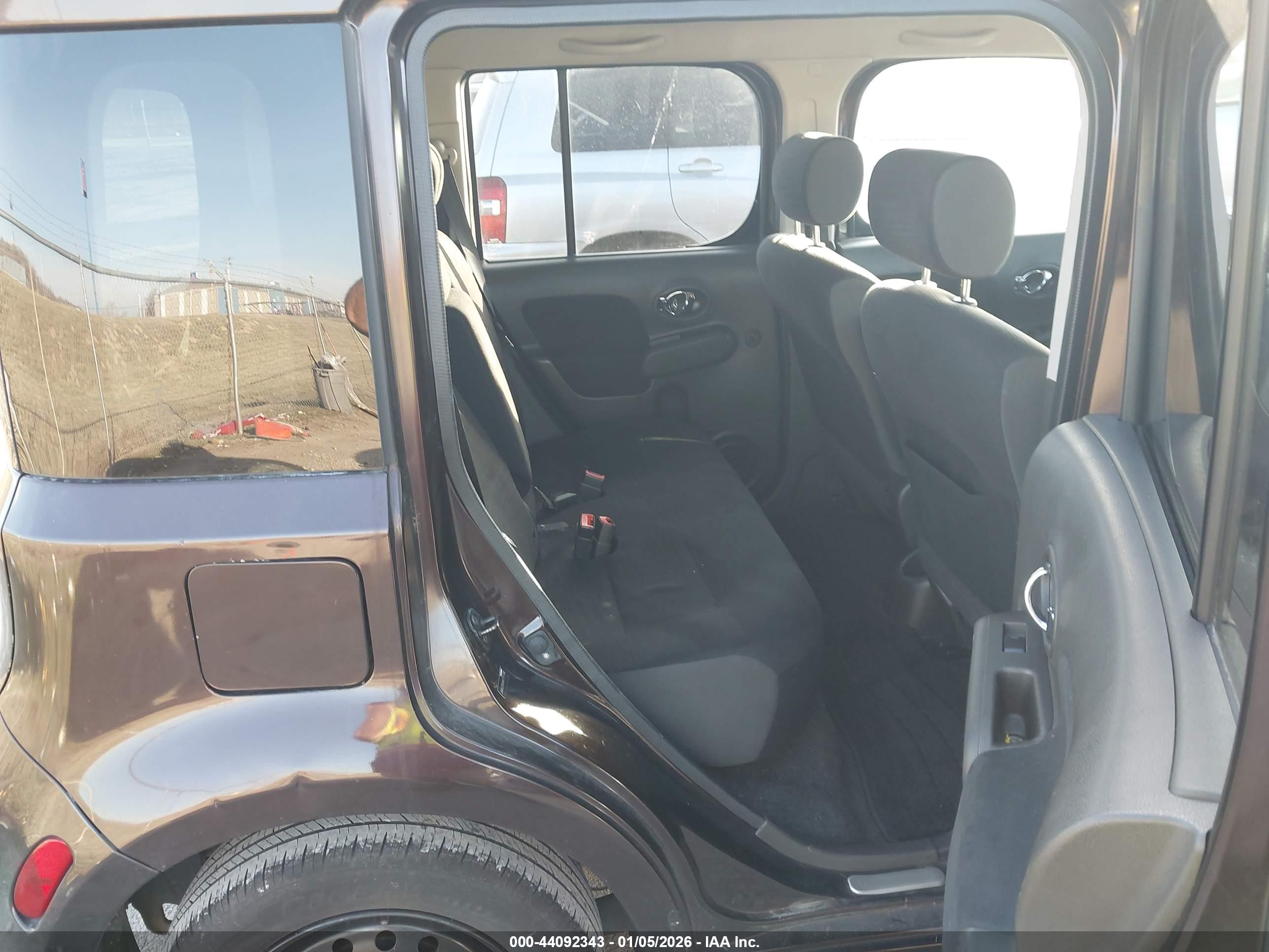 NISSAN CUBE image 8