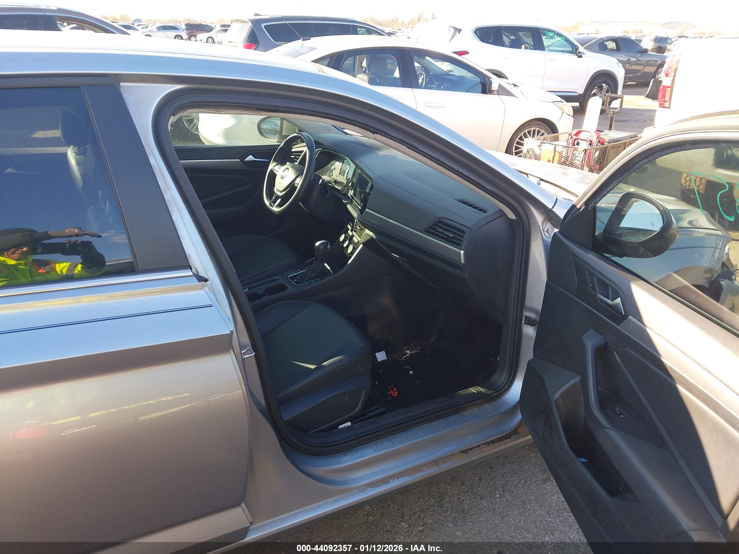VOLKSWAGEN JETTA image 5
