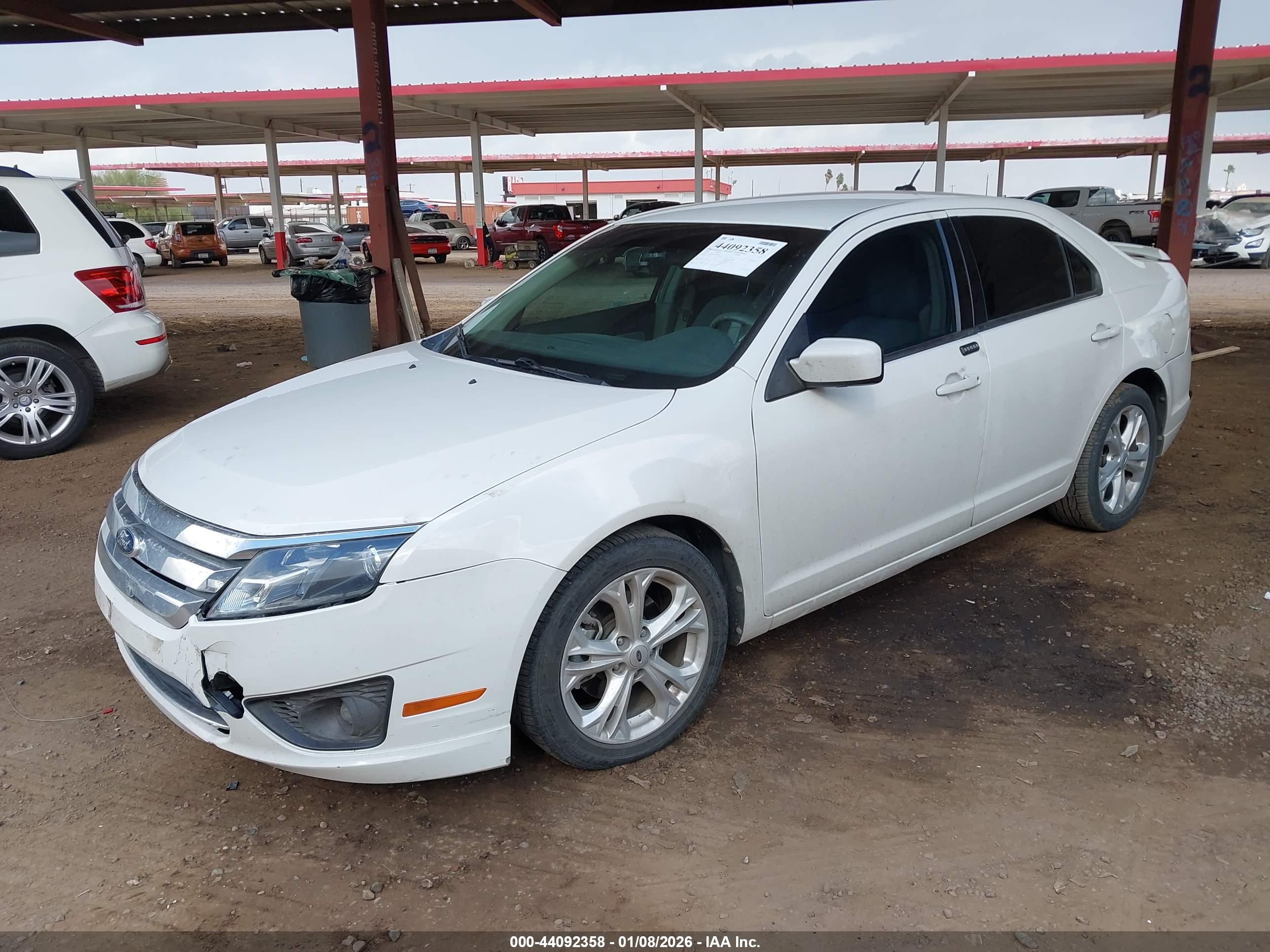 FORD FUSION image 2