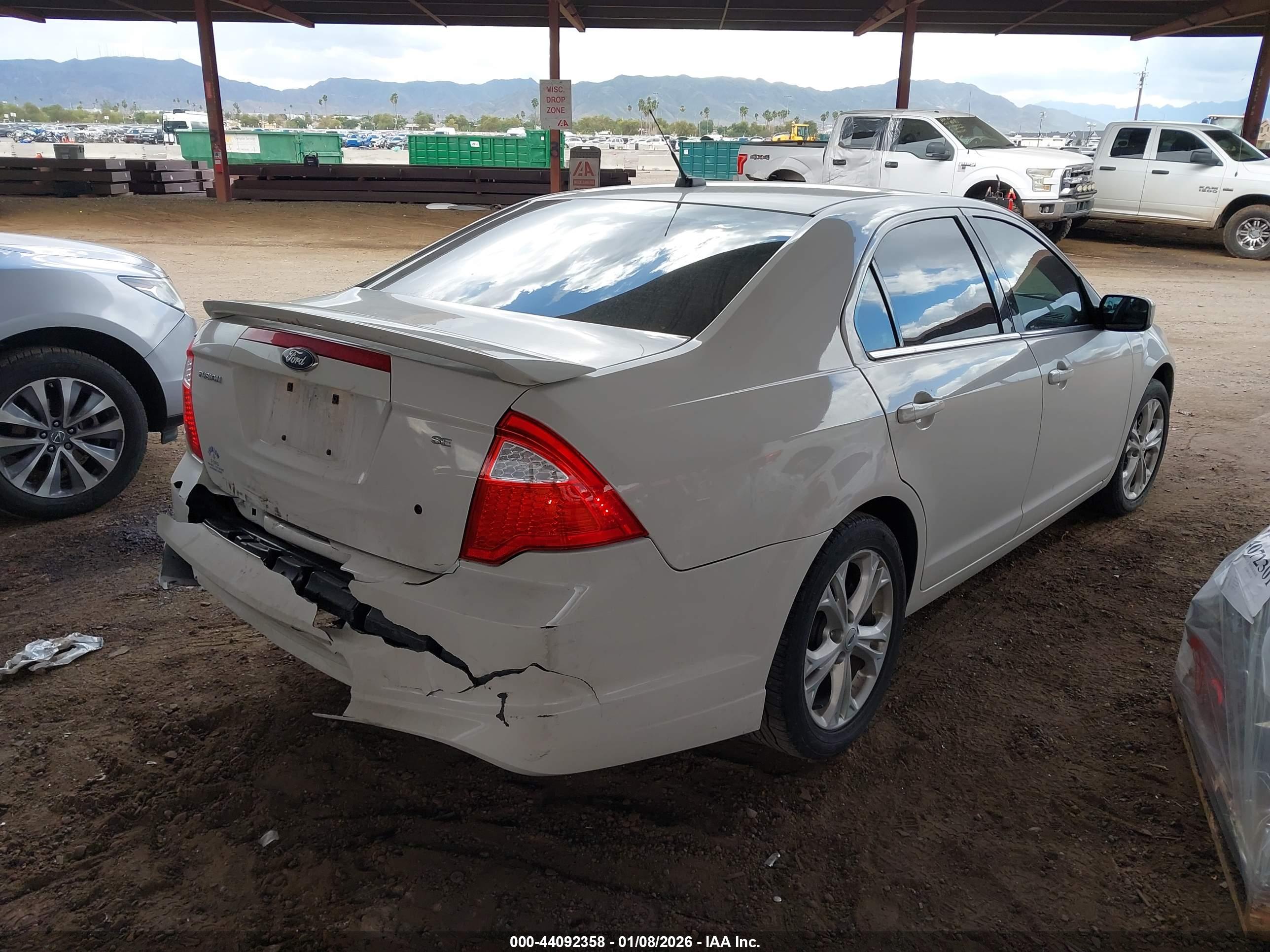 FORD FUSION image 4