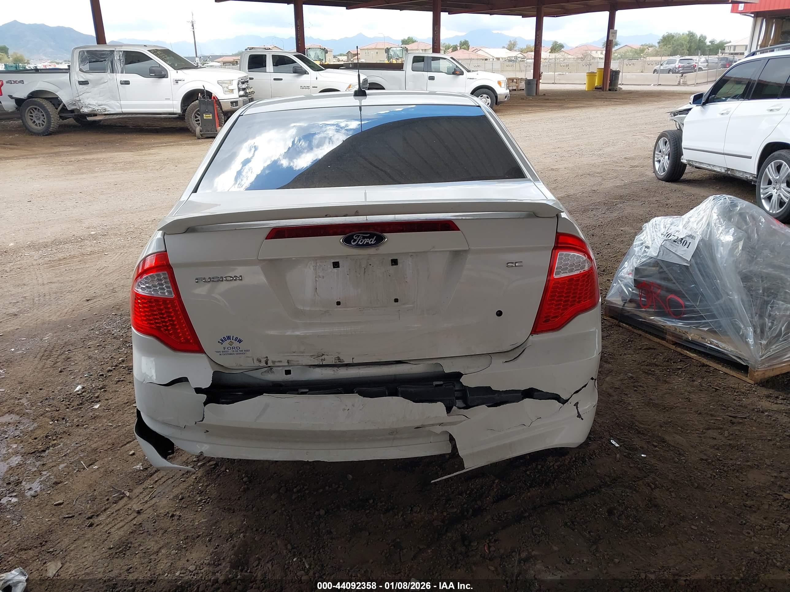 FORD FUSION image 6