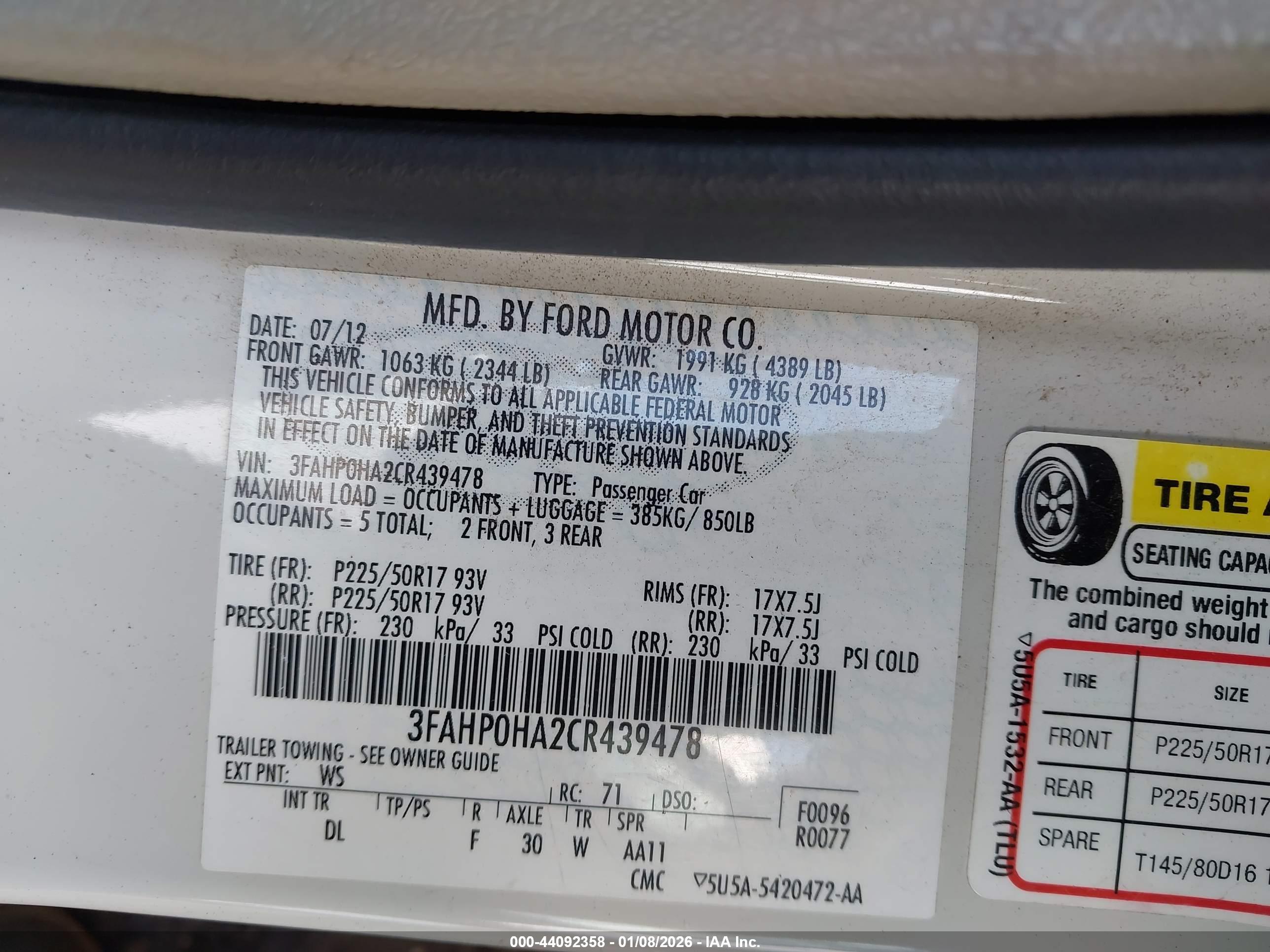 FORD FUSION image 9