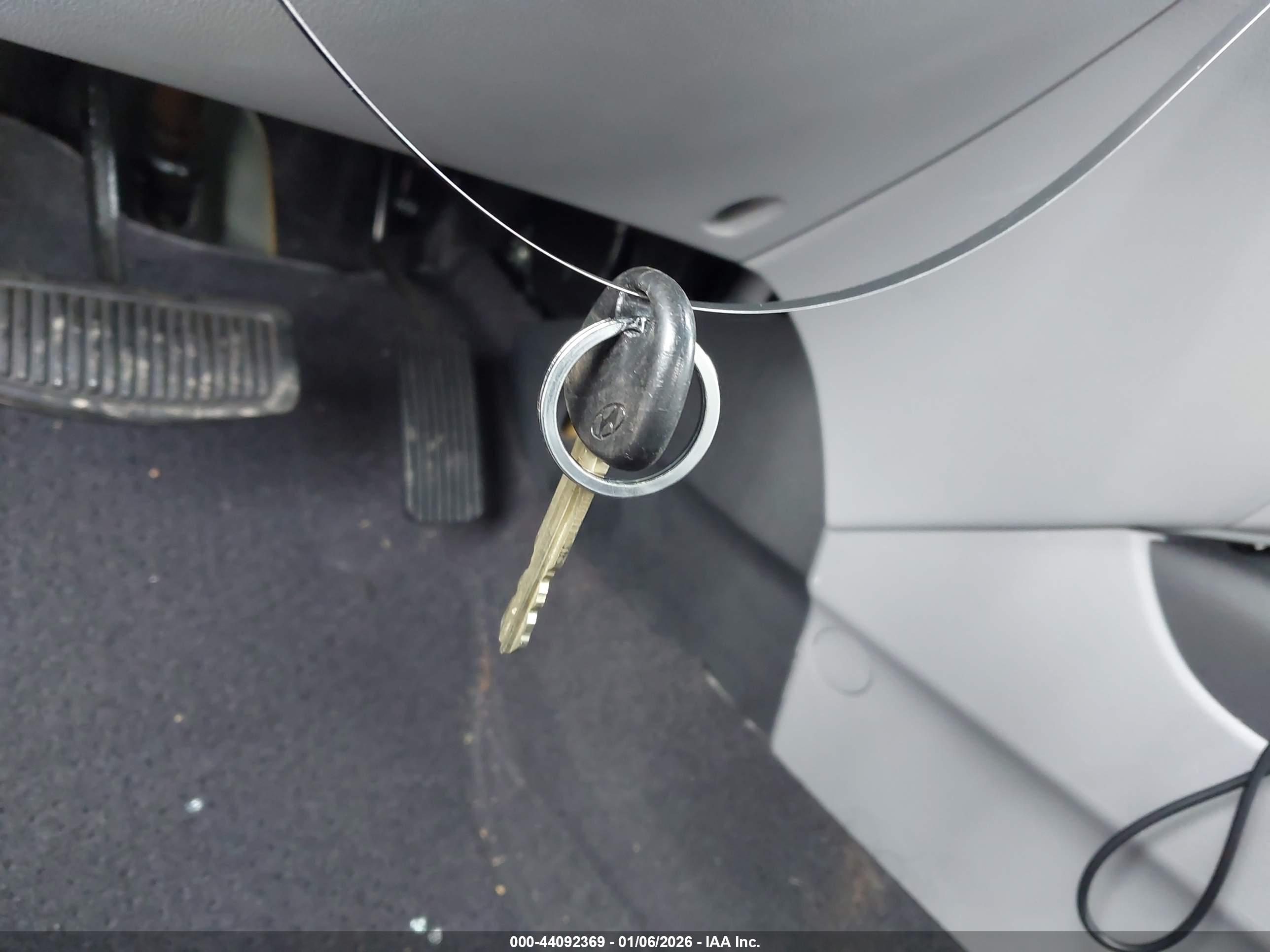 HYUNDAI ELANTRA image 11