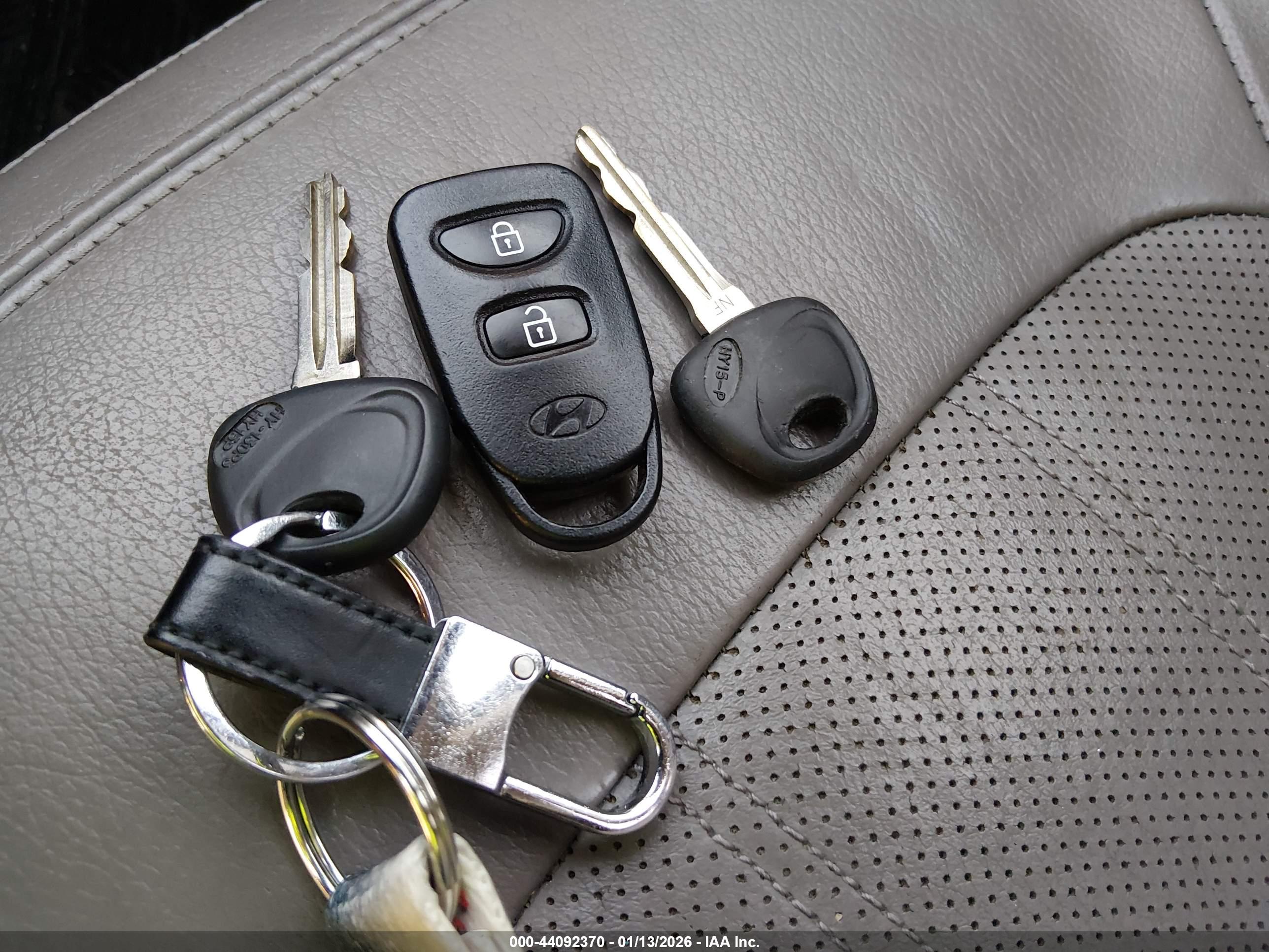 HYUNDAI TUCSON image 11