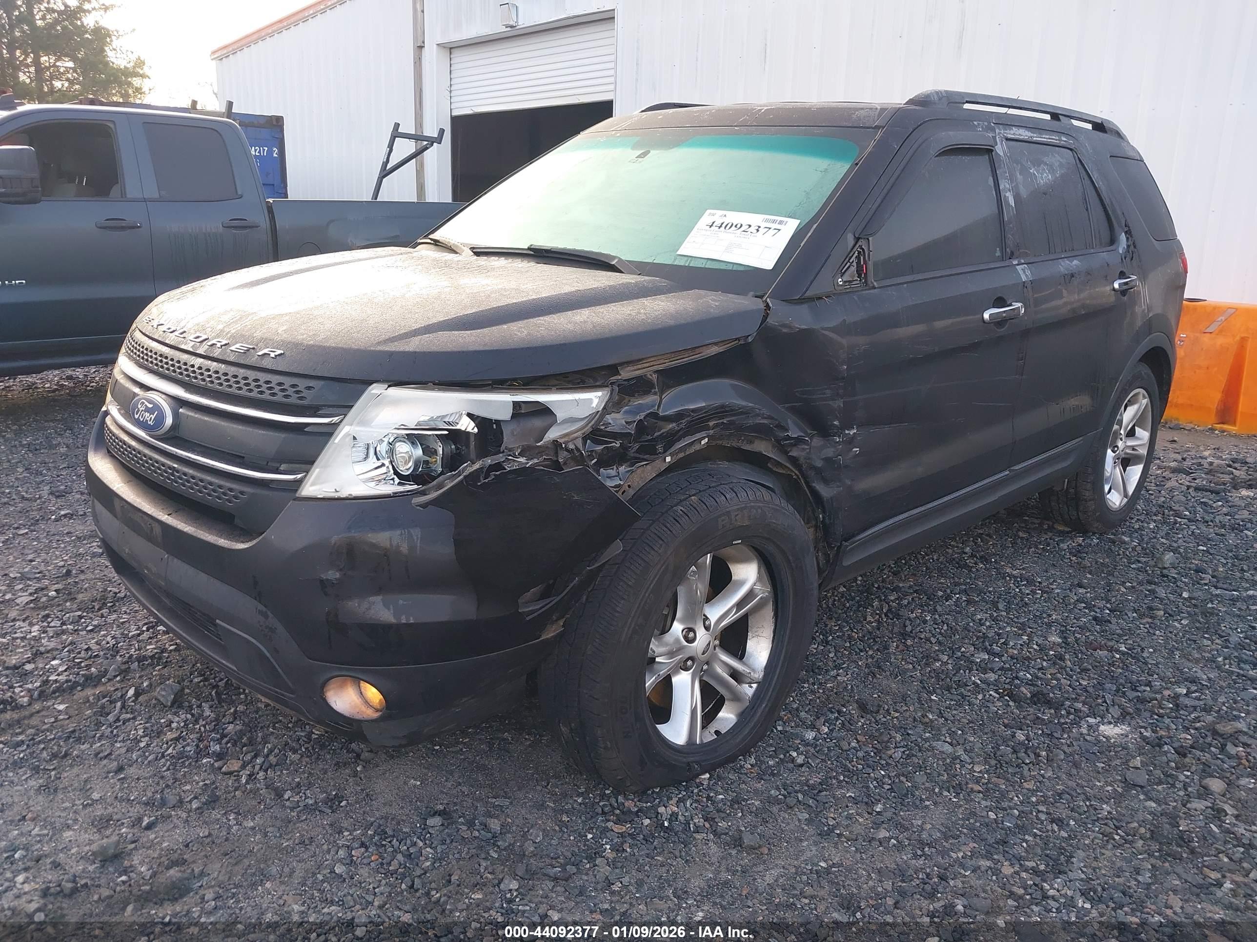 FORD EXPLORER image 2