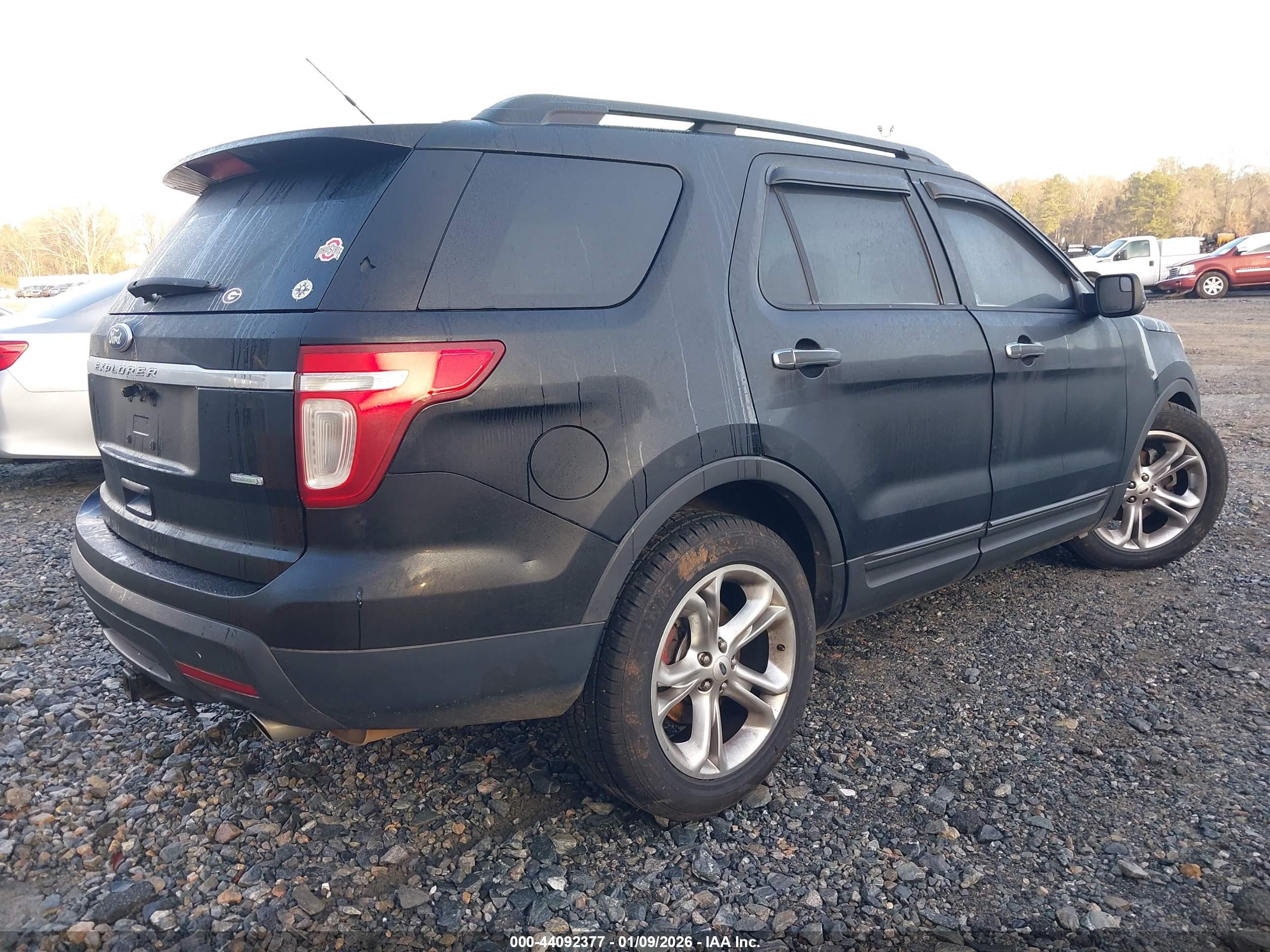 FORD EXPLORER image 4