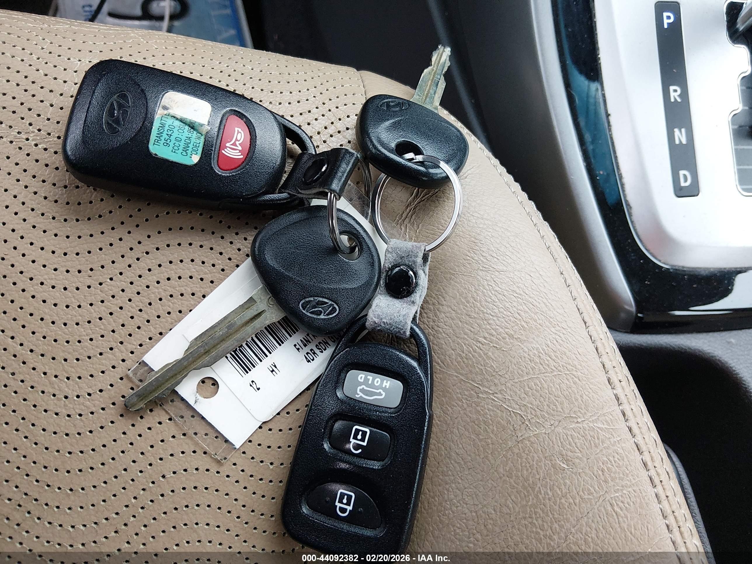 HYUNDAI ELANTRA image 11
