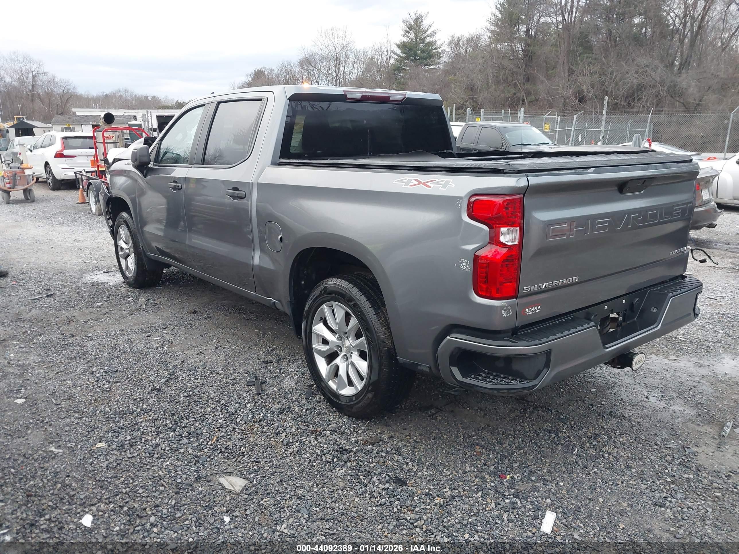 CHEVROLET SILVERADO image 3