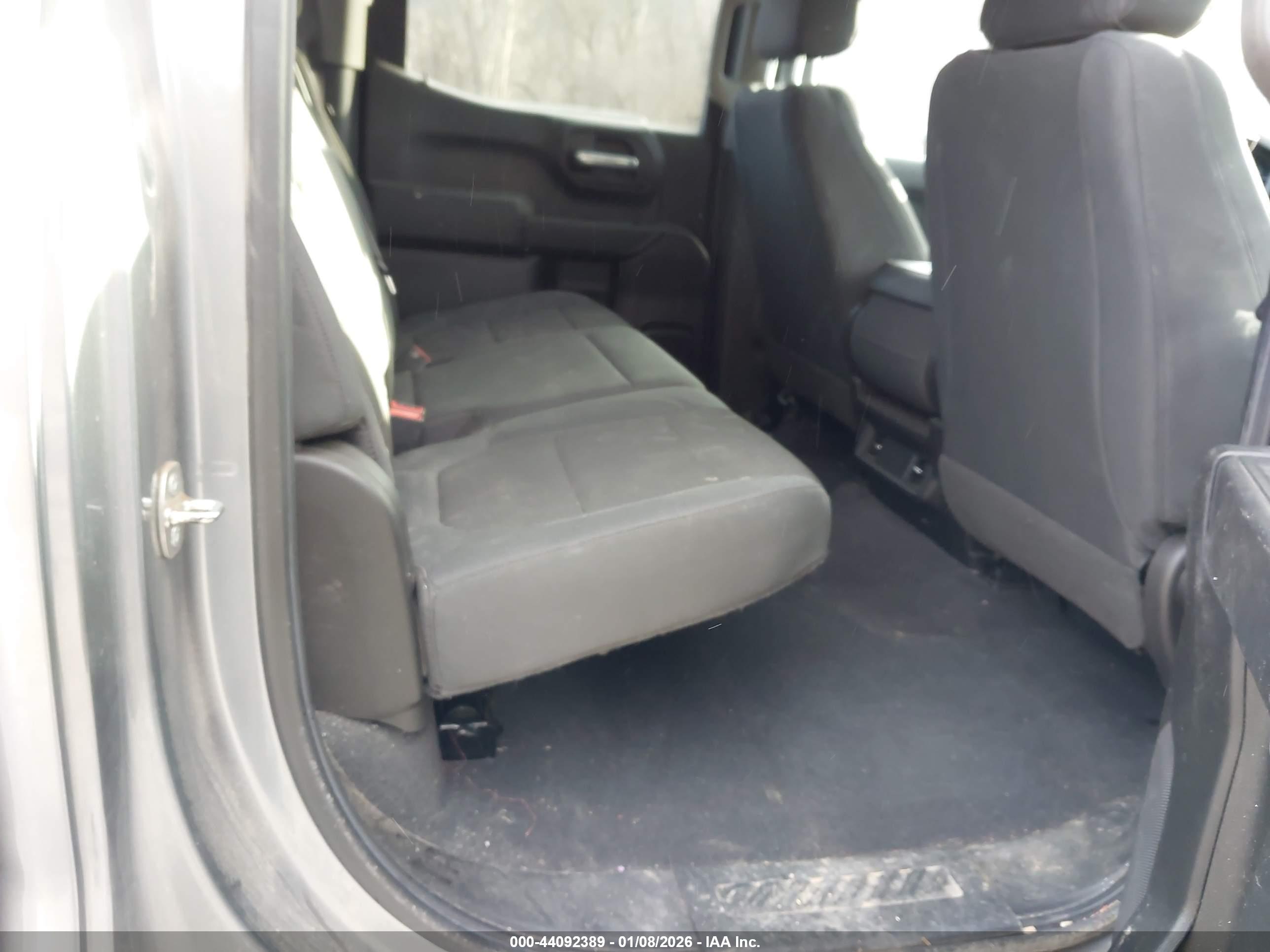 CHEVROLET SILVERADO image 8