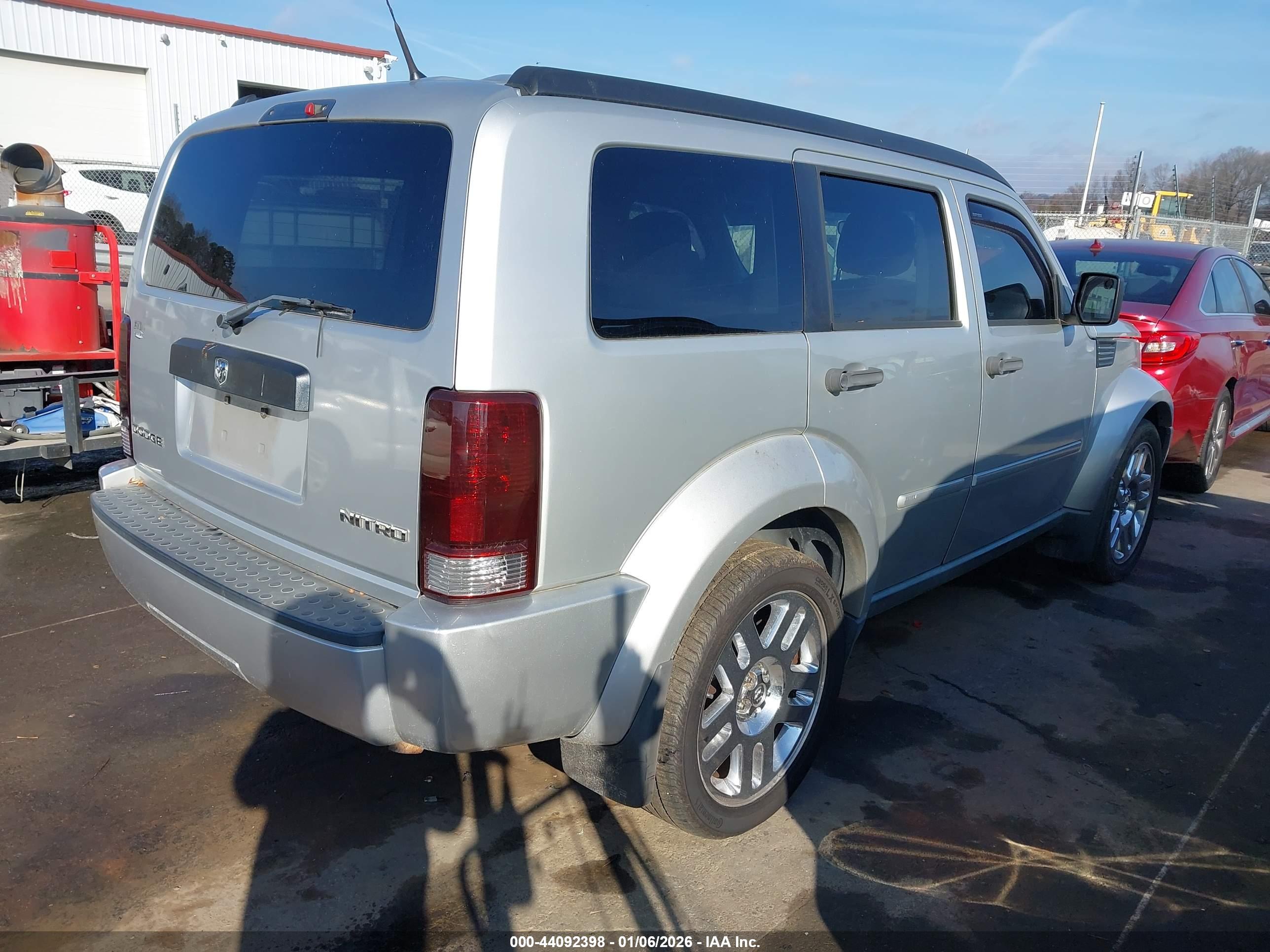 DODGE NITRO image 4