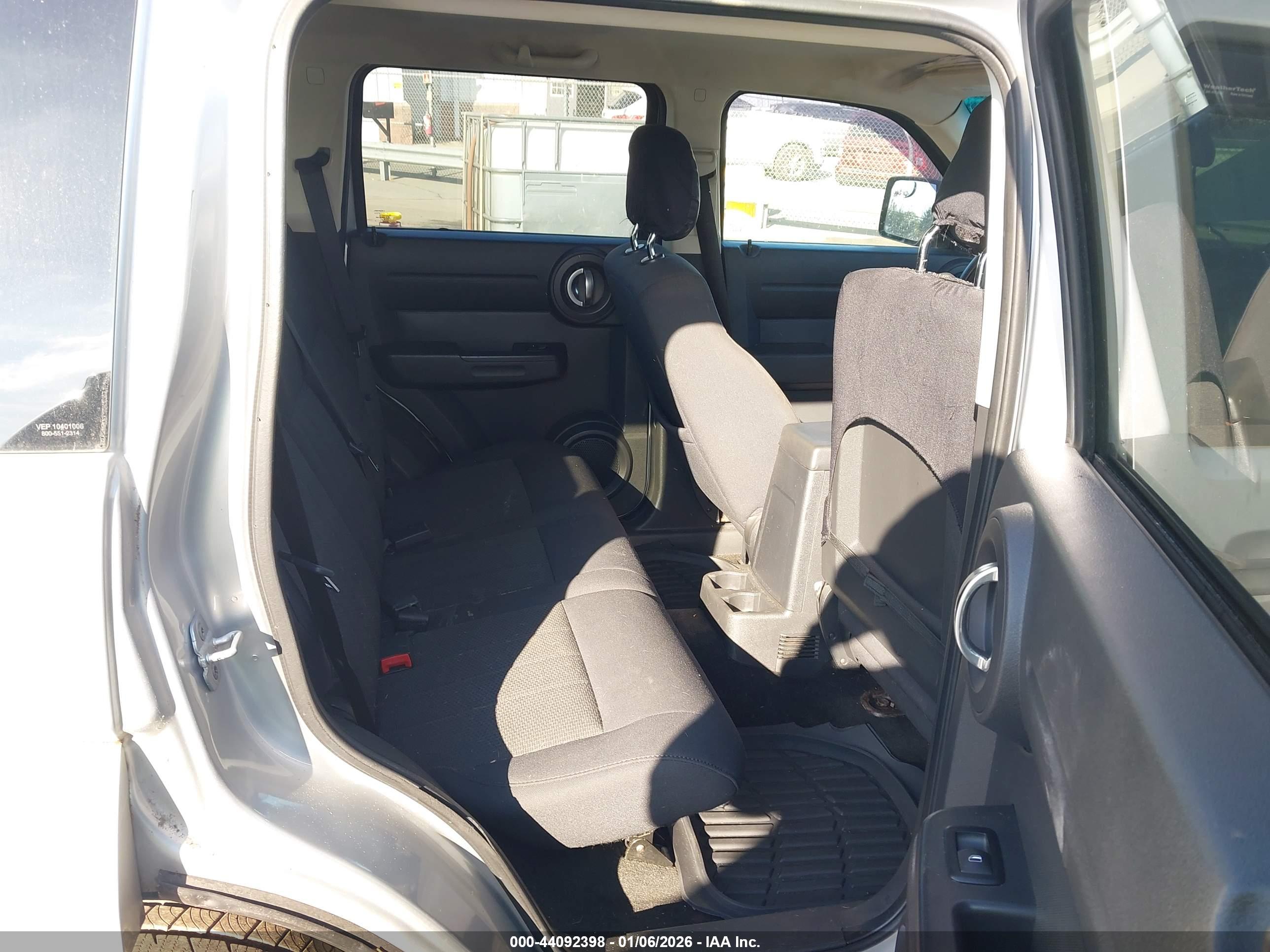 DODGE NITRO image 8