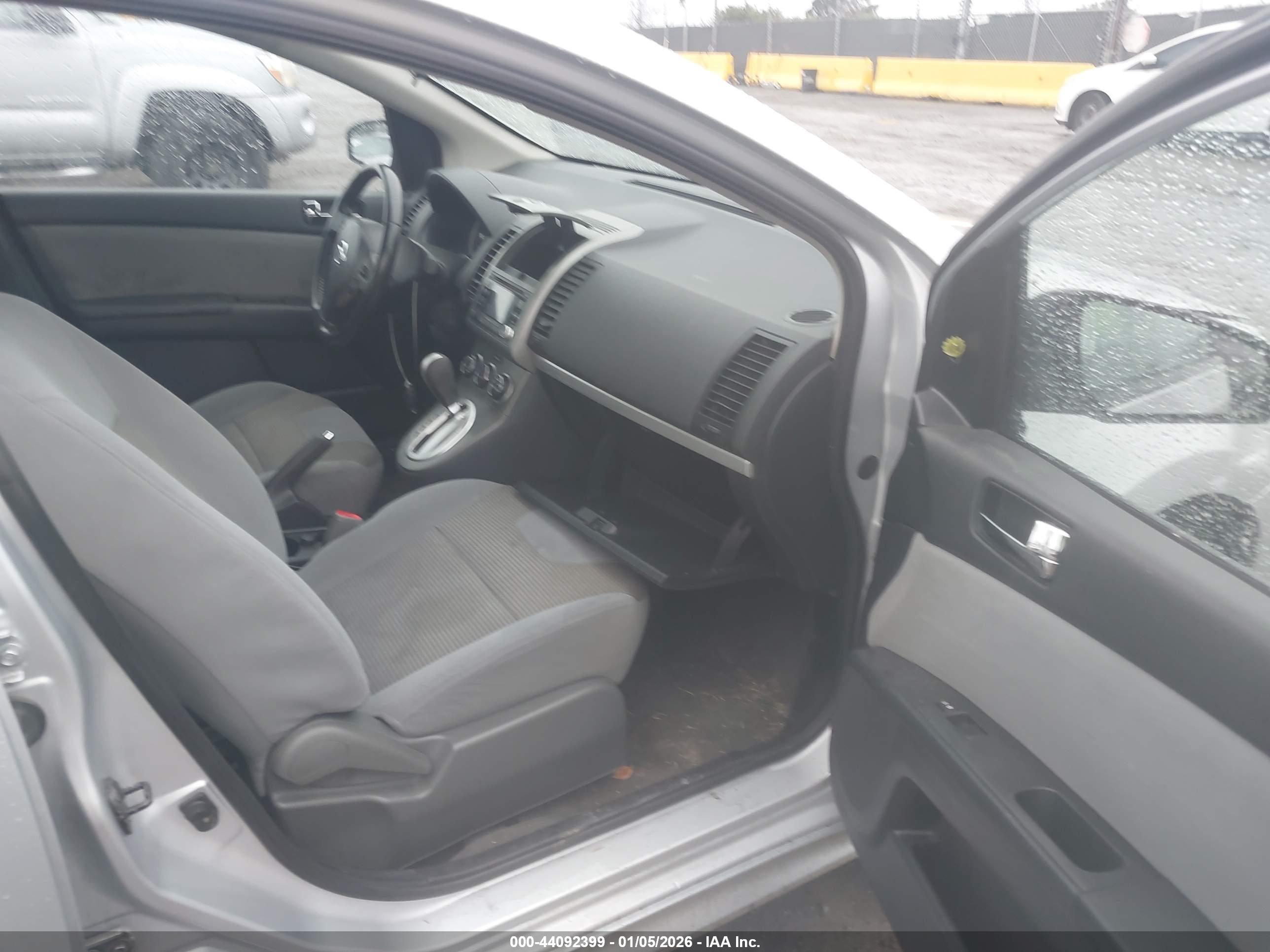 NISSAN SENTRA image 5