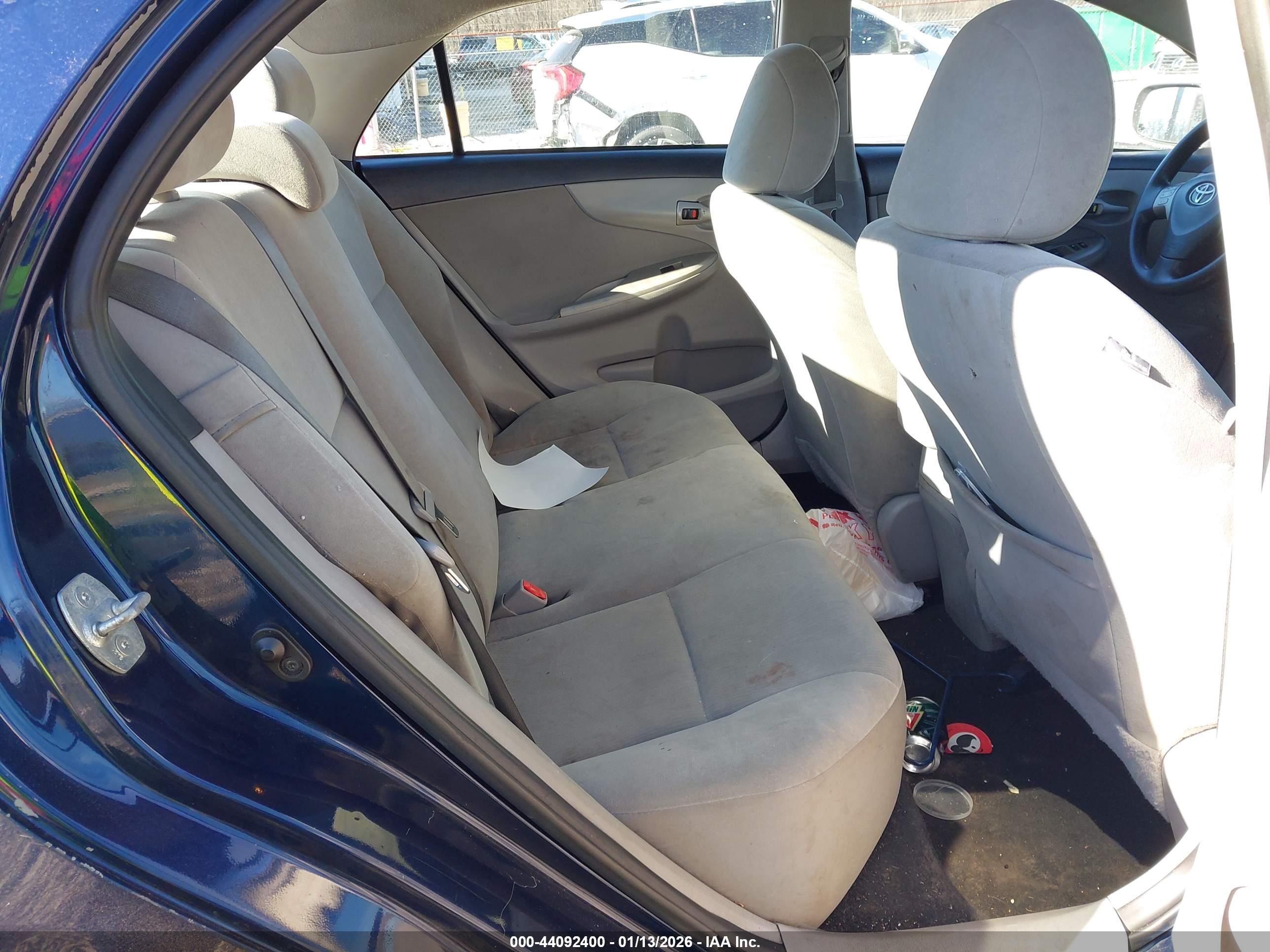TOYOTA COROLLA image 8