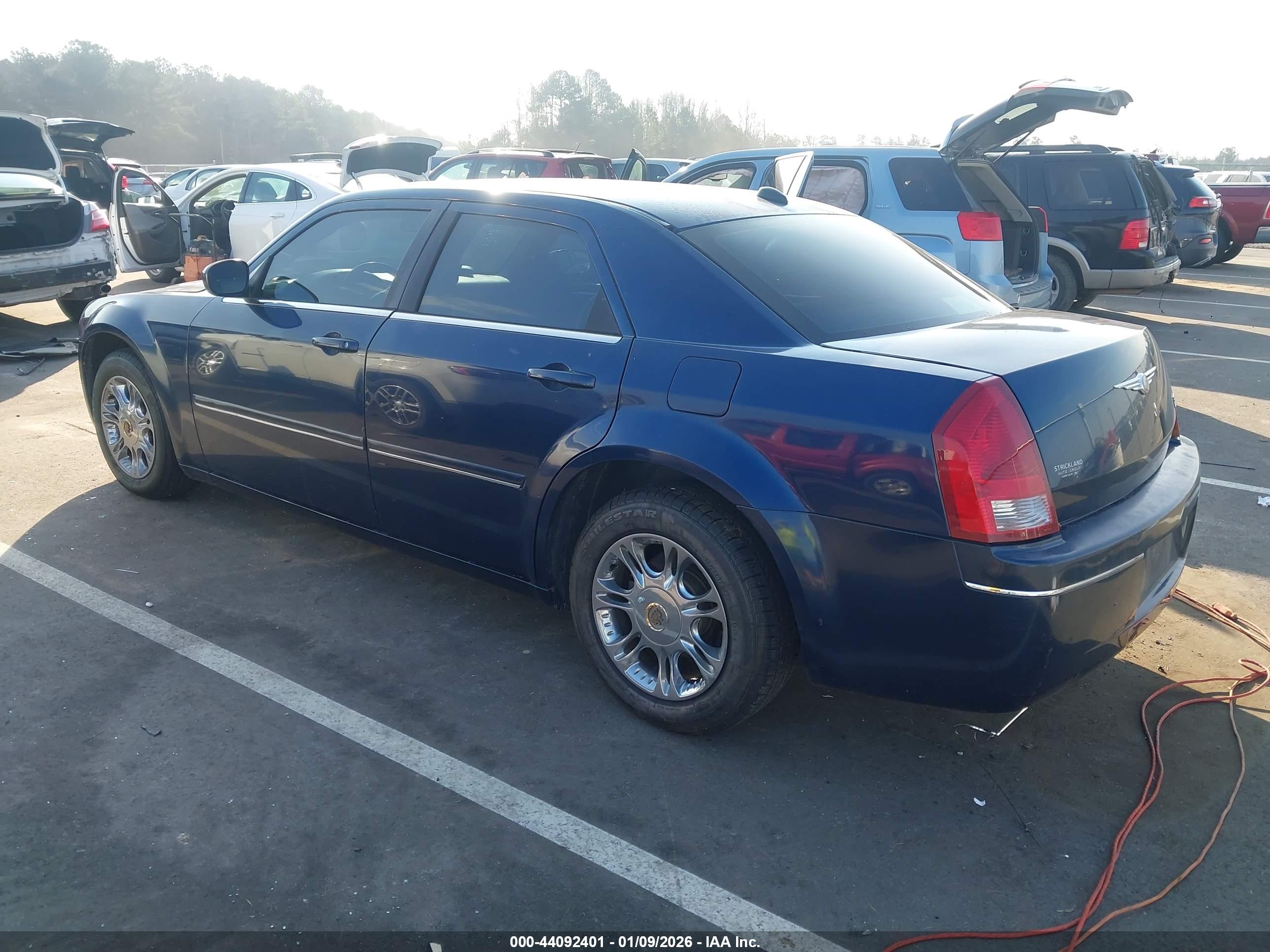 CHRYSLER 300 image 3